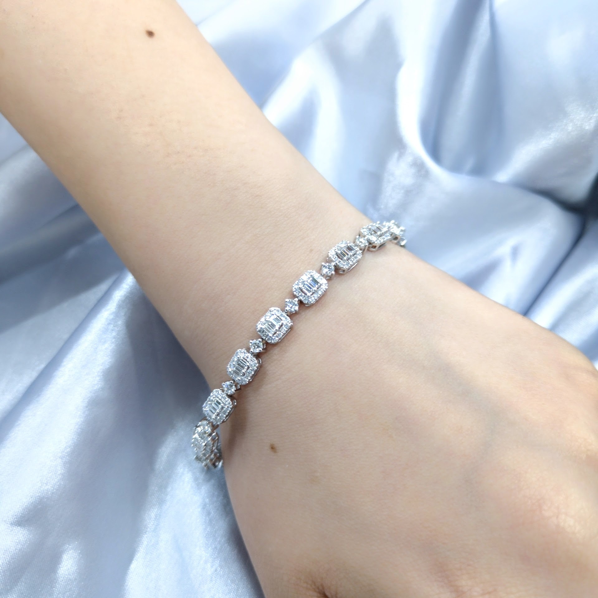 全新18K白金4卡3份鑽石手鍊