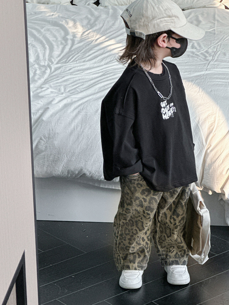 男孩也要帥氣豹紋褲!