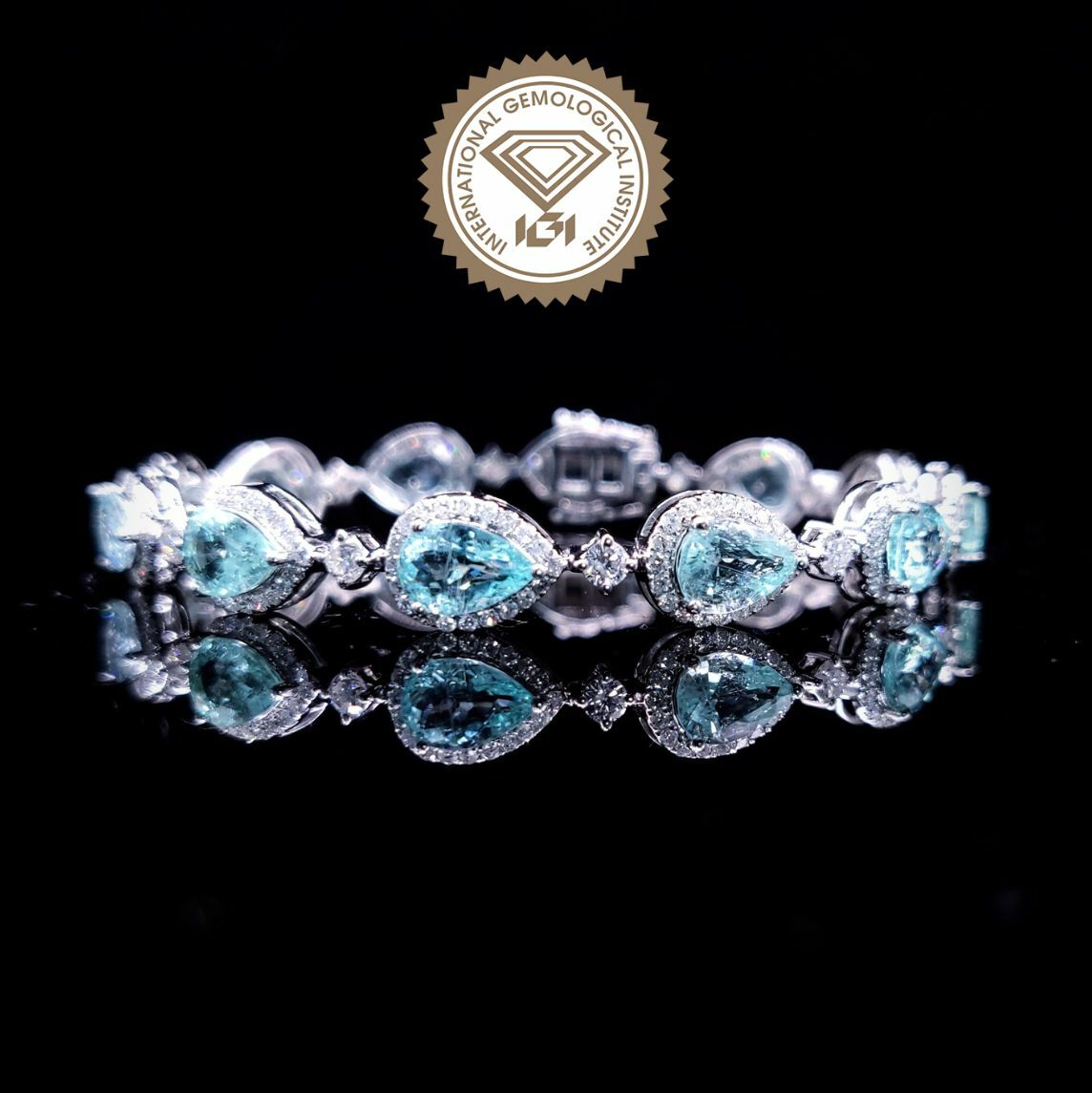 18K White Gold 7.53ct Paraiba and Diamond Bracelet