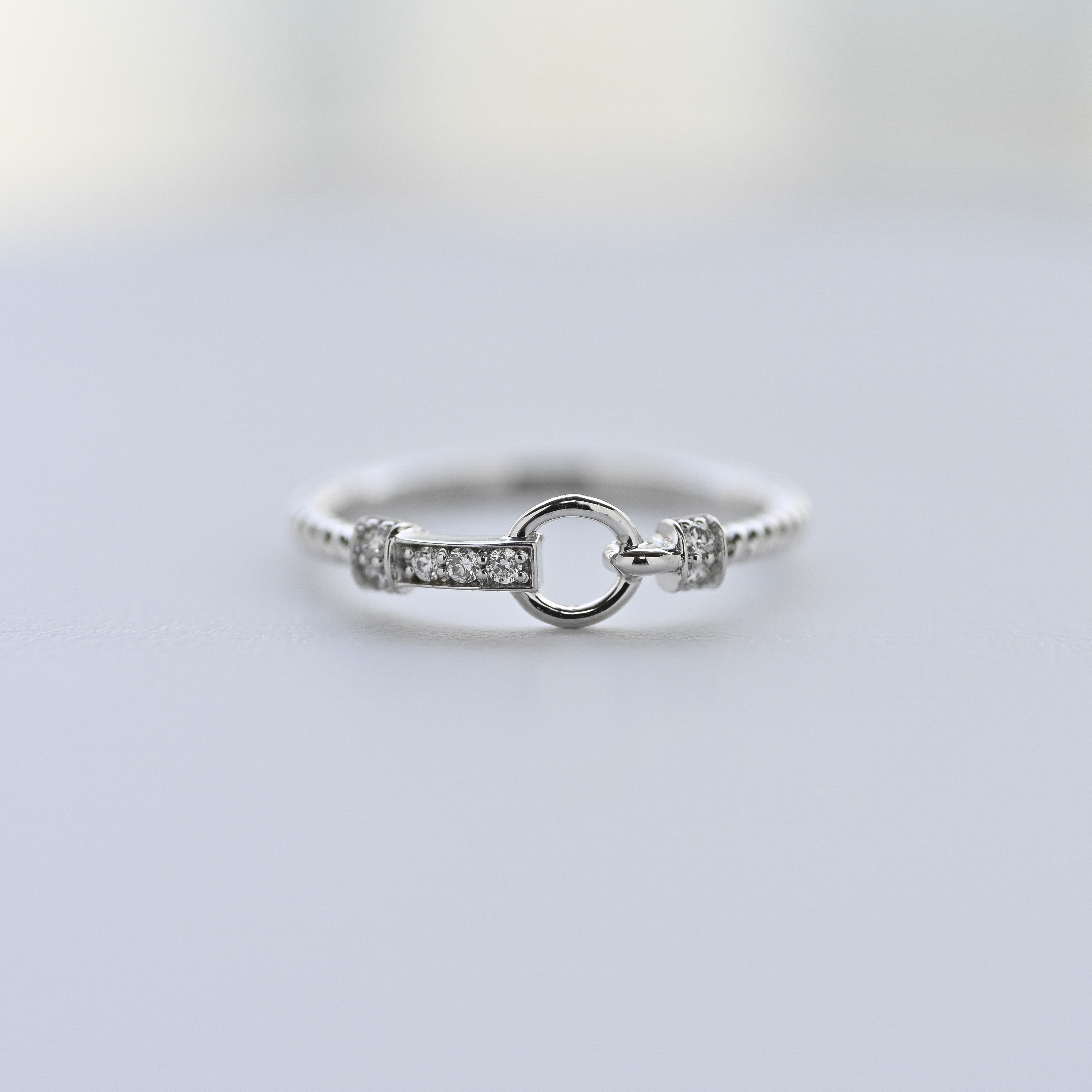 18K Hebilla Diamond Ring