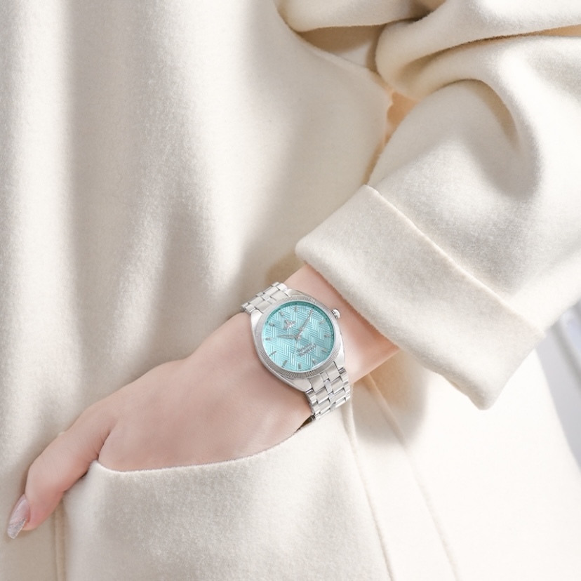 VIVIENNE WESTWOOD 手錶 37mm 腕錶 土星元素 浮雕 藍色錶盤 不鏽鋼 石英機芯