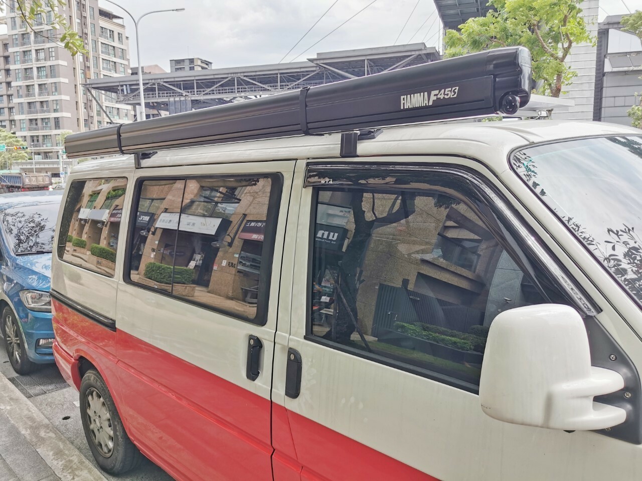 車邊帳 FIAMMA F45S 260(VW T4 T5)