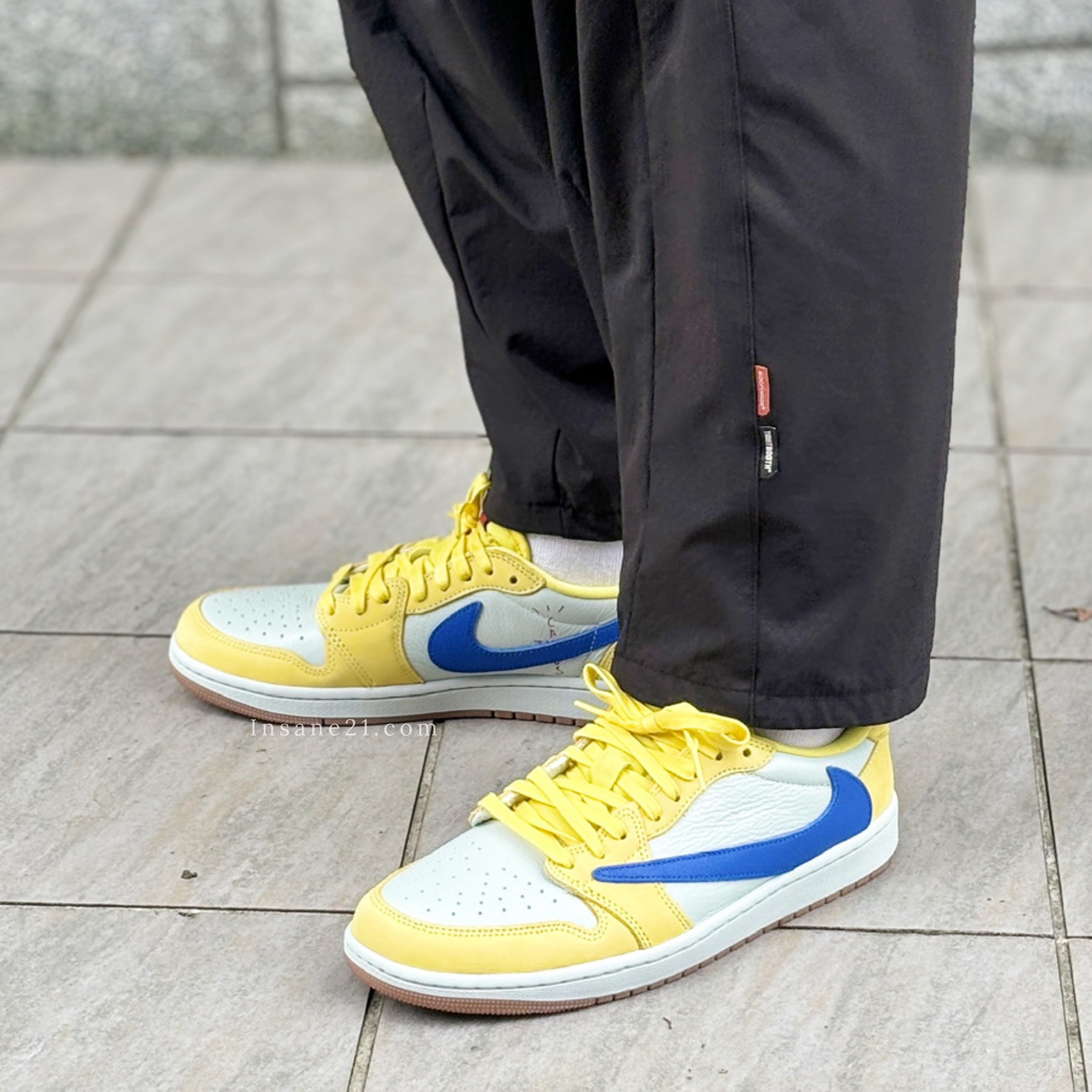 TRAVIS SCOTT x AIR JORDAN 1 藍黃 倒勾 夏日配色 DZ4137-700