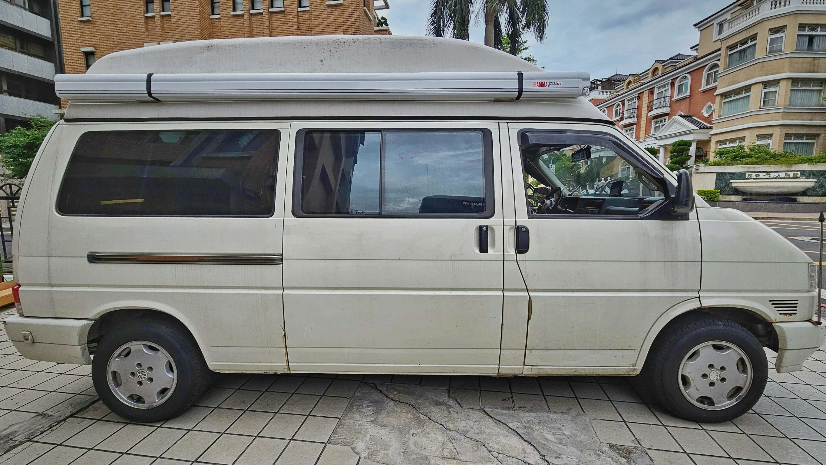 車邊帳 FIAMMA F45S 300 (VW T4 T5)