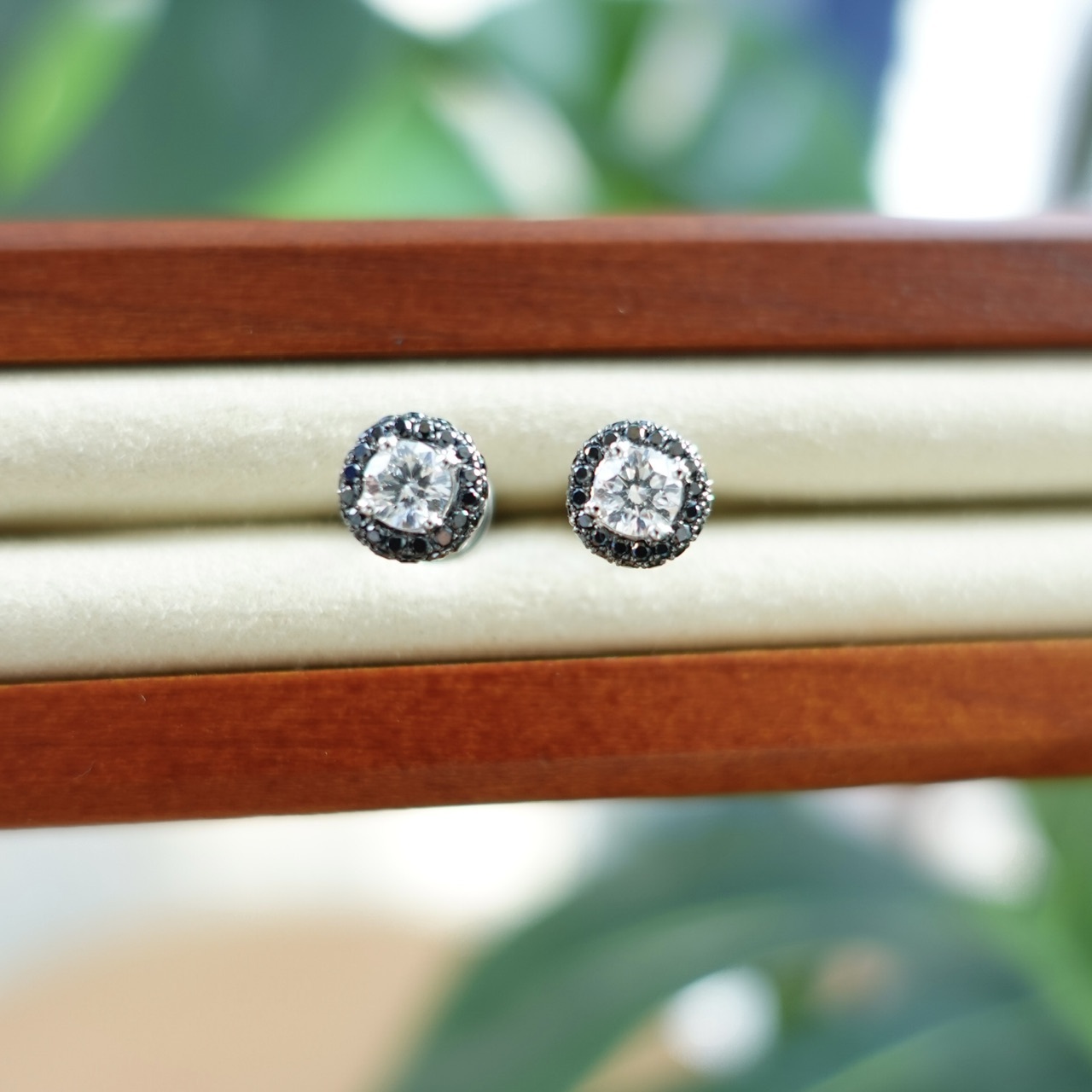 18K金天然黑白雙鑽耳釘 - 熊貓配色