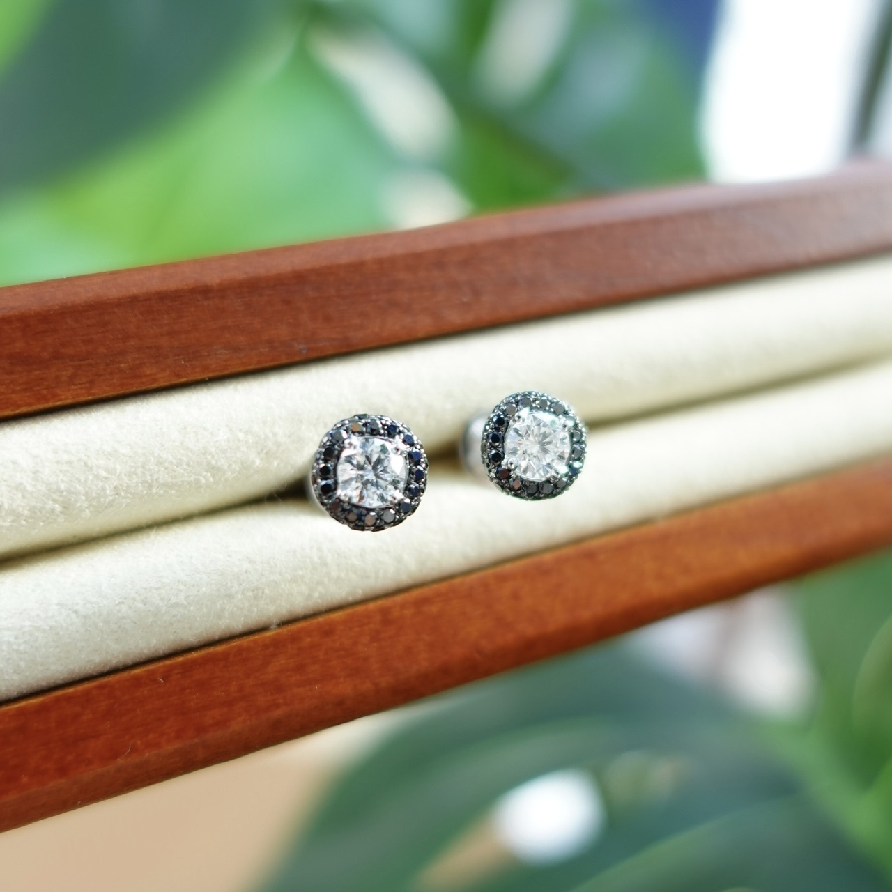 18K金天然黑白雙鑽耳釘 - 熊貓配色