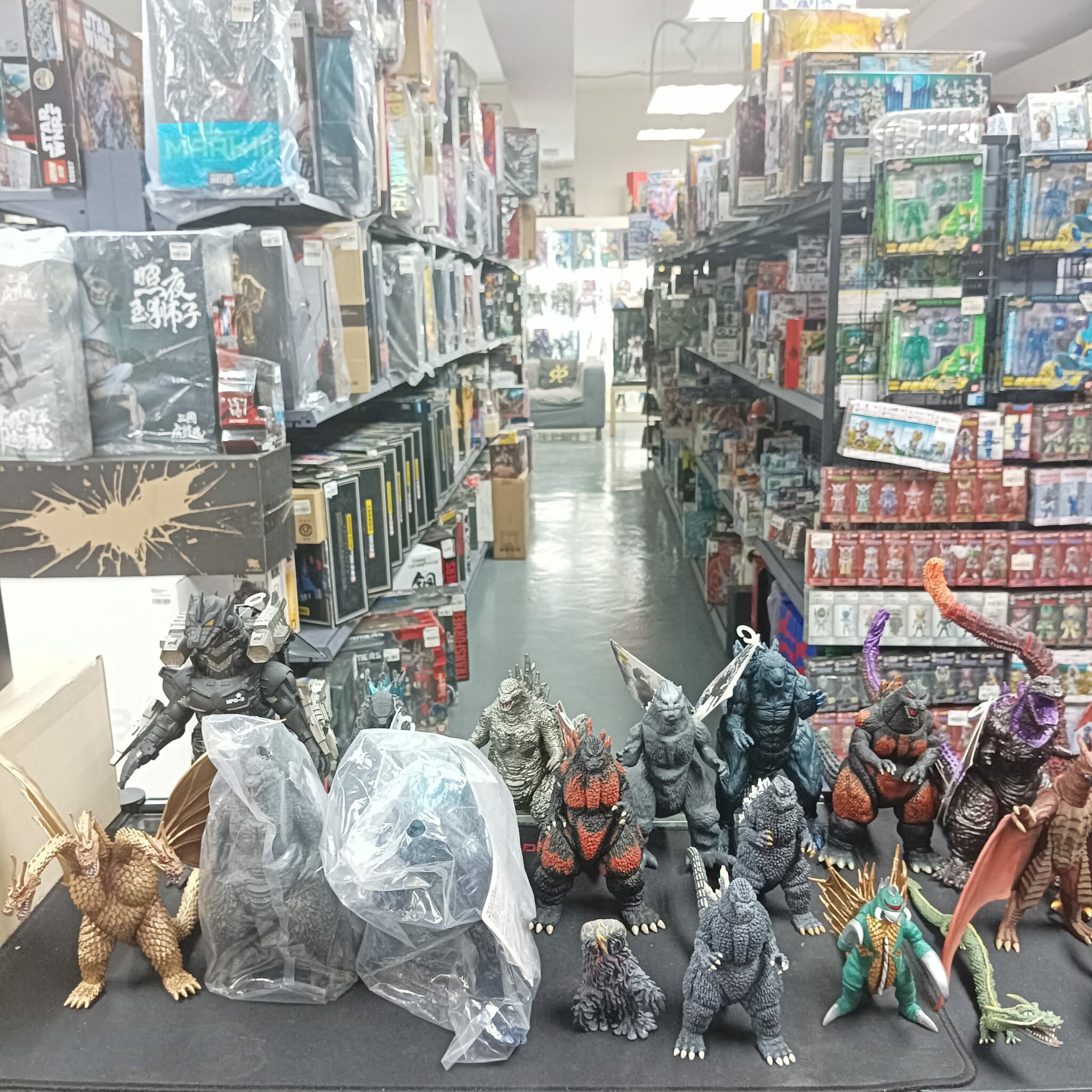 已回款8只 寄賣-怪獸系列-軟膠