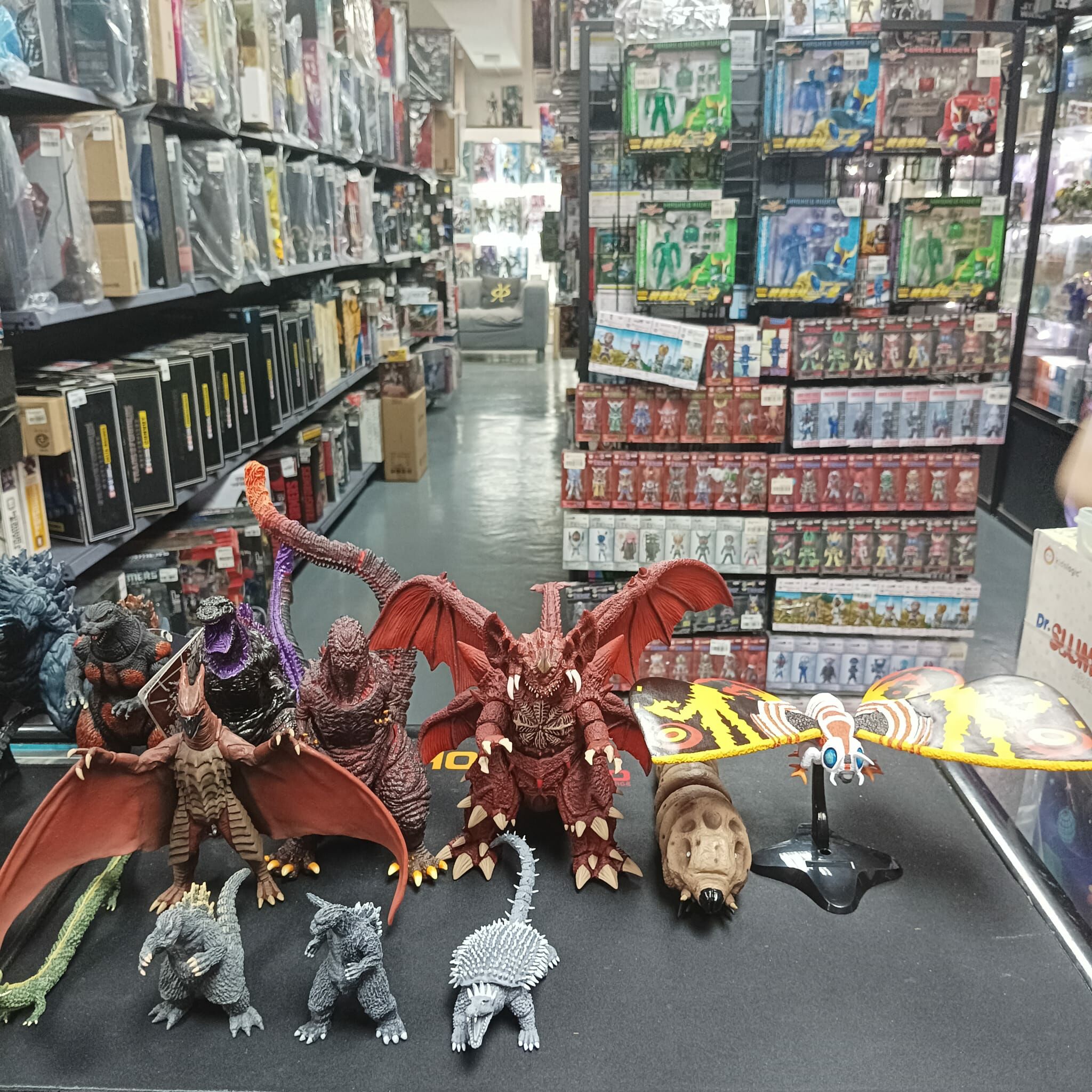 已回款8只 寄賣-怪獸系列-軟膠