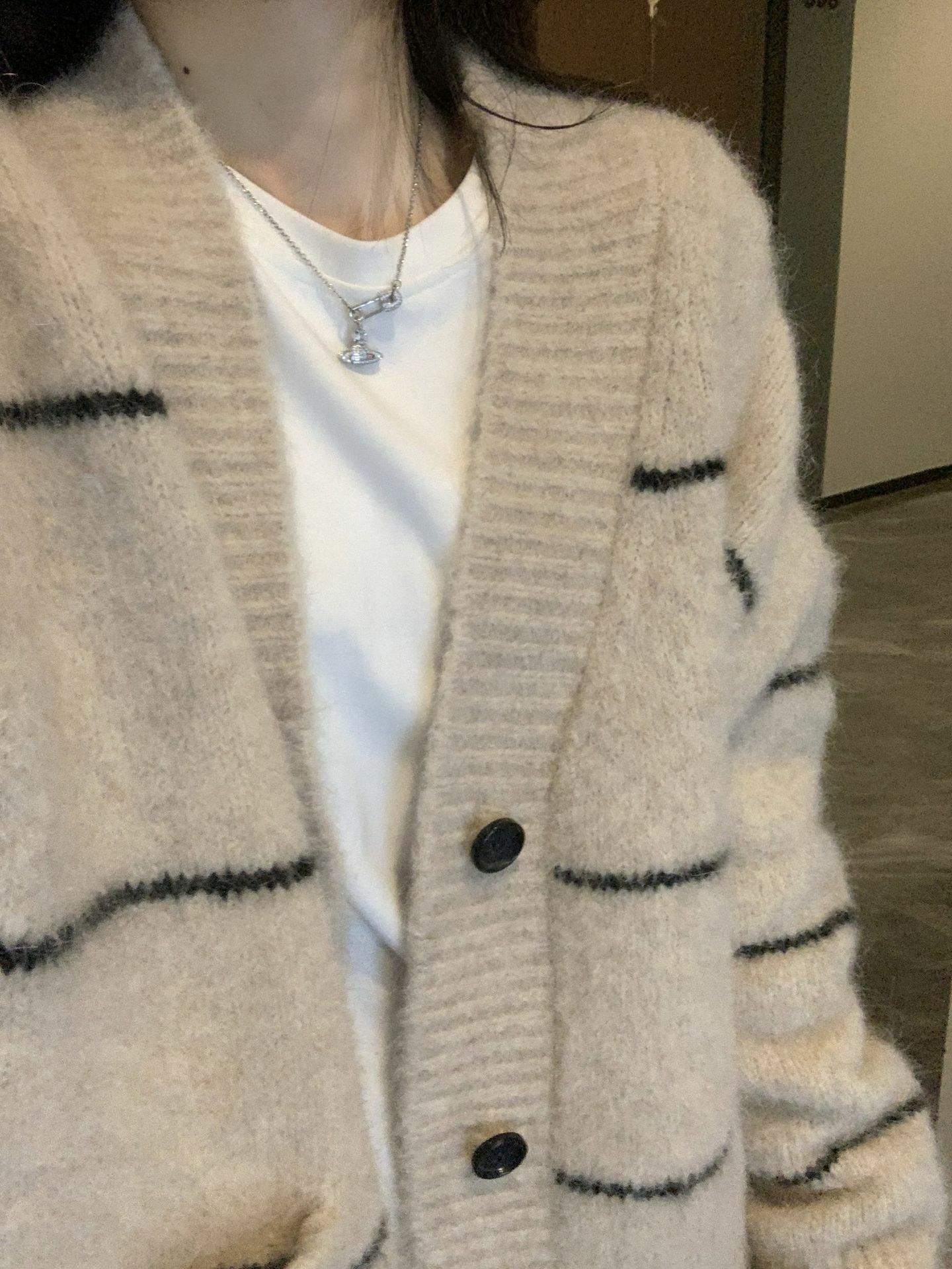 ᴷᴼᴿᴱᴬ 正韓🇰🇷溫柔細條紋鈕扣毛衣外套(兩色)