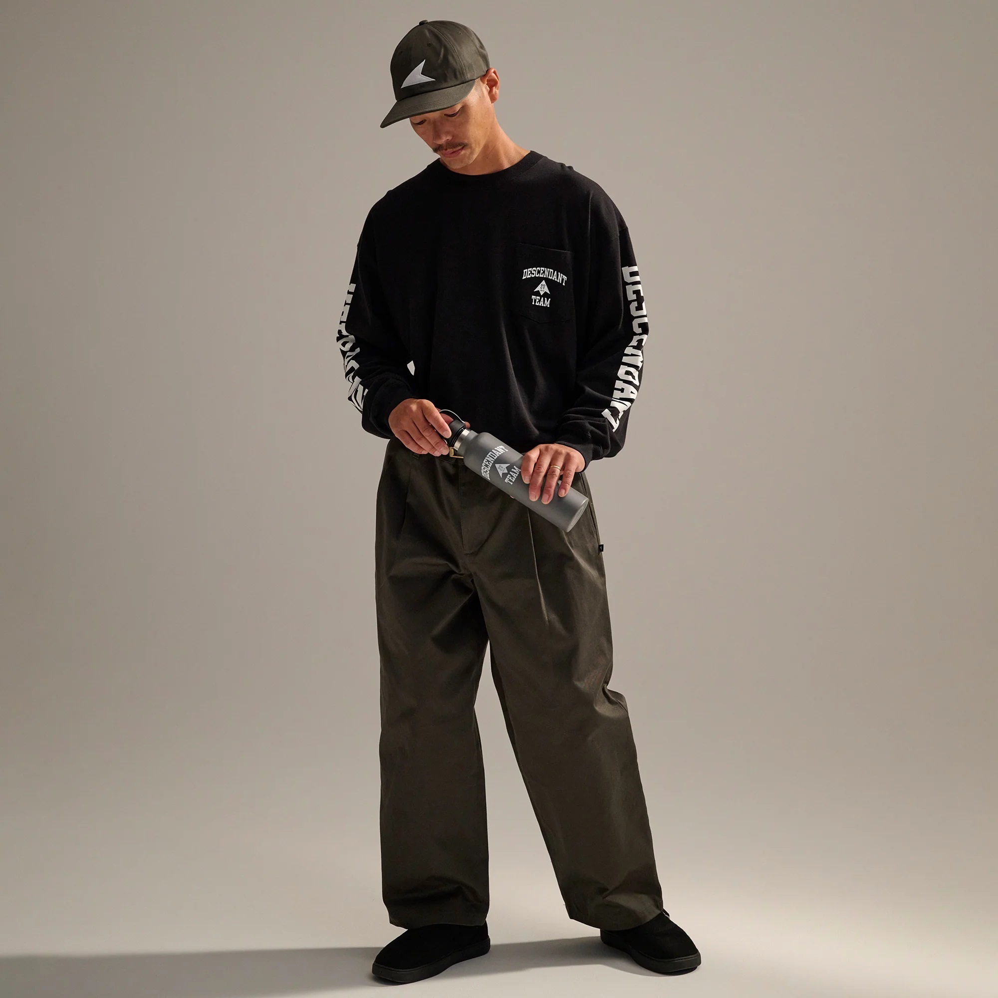DESCENDANT FW24 TEAM ORGANIC COTTON CROP LS | Black / G