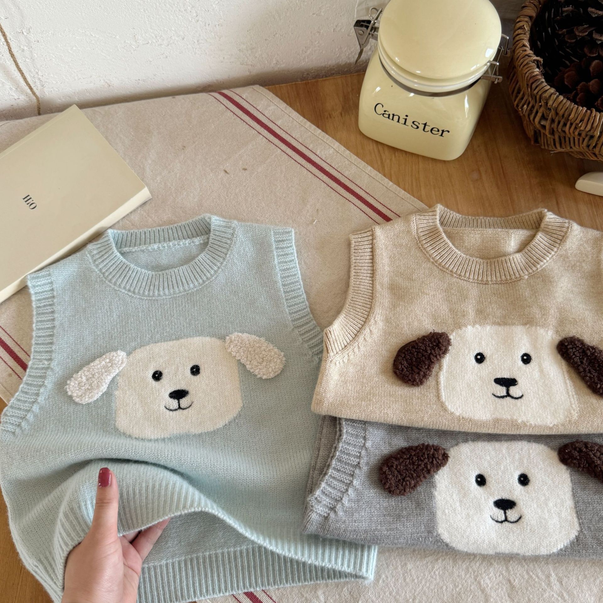 立體小白針織背心