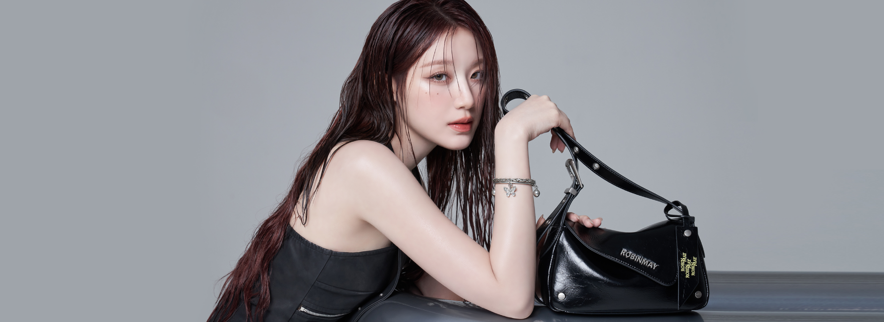 (G)I-DLE舒華手握黑色My Fate肩背包