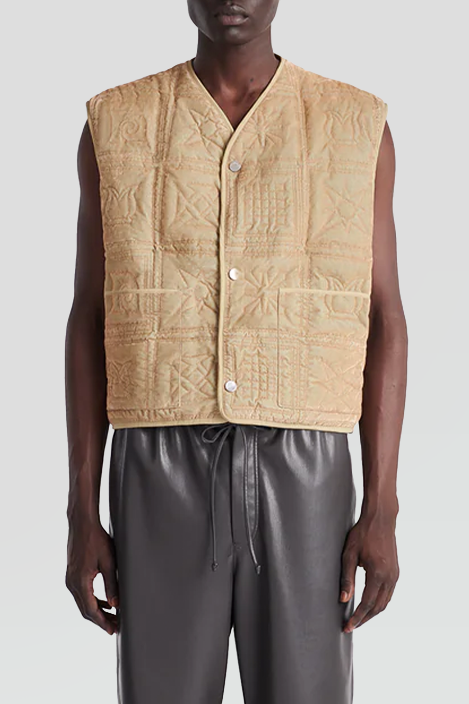 Nanushka｜ELVIO 絎縫圖騰天鵝絨馬甲背心
