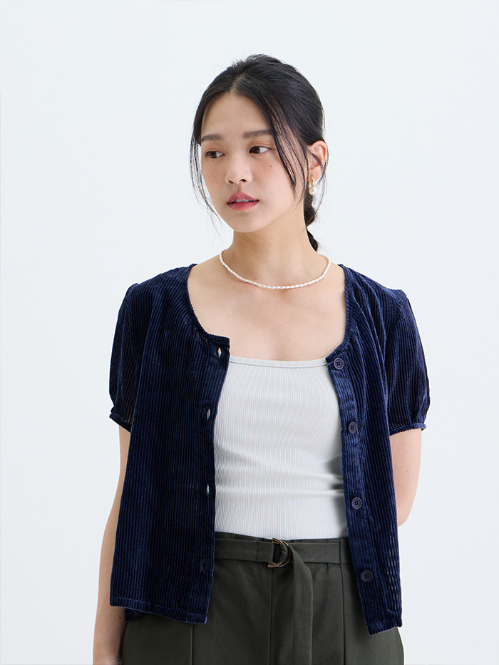 奧德莉絨U領開襟上衣-呢喃