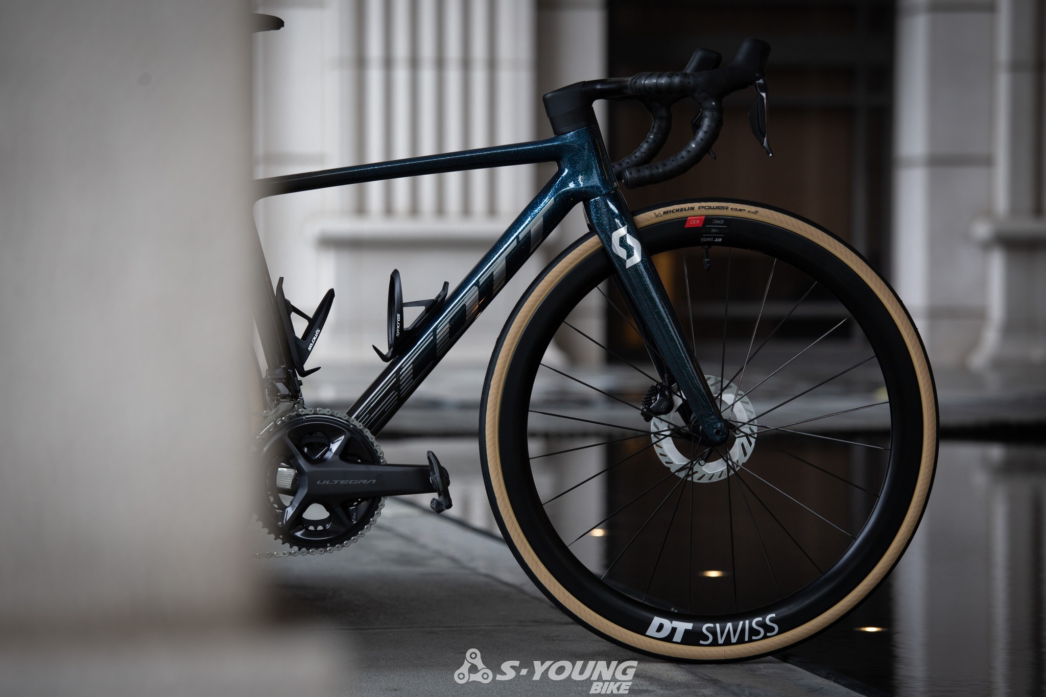 【Michelin】Power Cup TLR 公路車無內胎外胎 - 黑邊 / 膚邊（此款需裝補胎液）