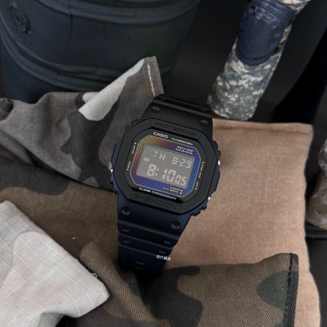 【G-SHOCK】磚牆彩虹5600系列 DW-5600RW-1D  42.8mm 現代鐘錶