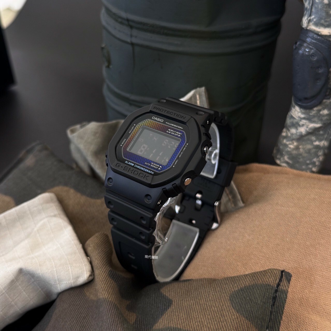 【G-SHOCK】磚牆彩虹5600系列 DW-5600RW-1D  42.8mm 現代鐘錶