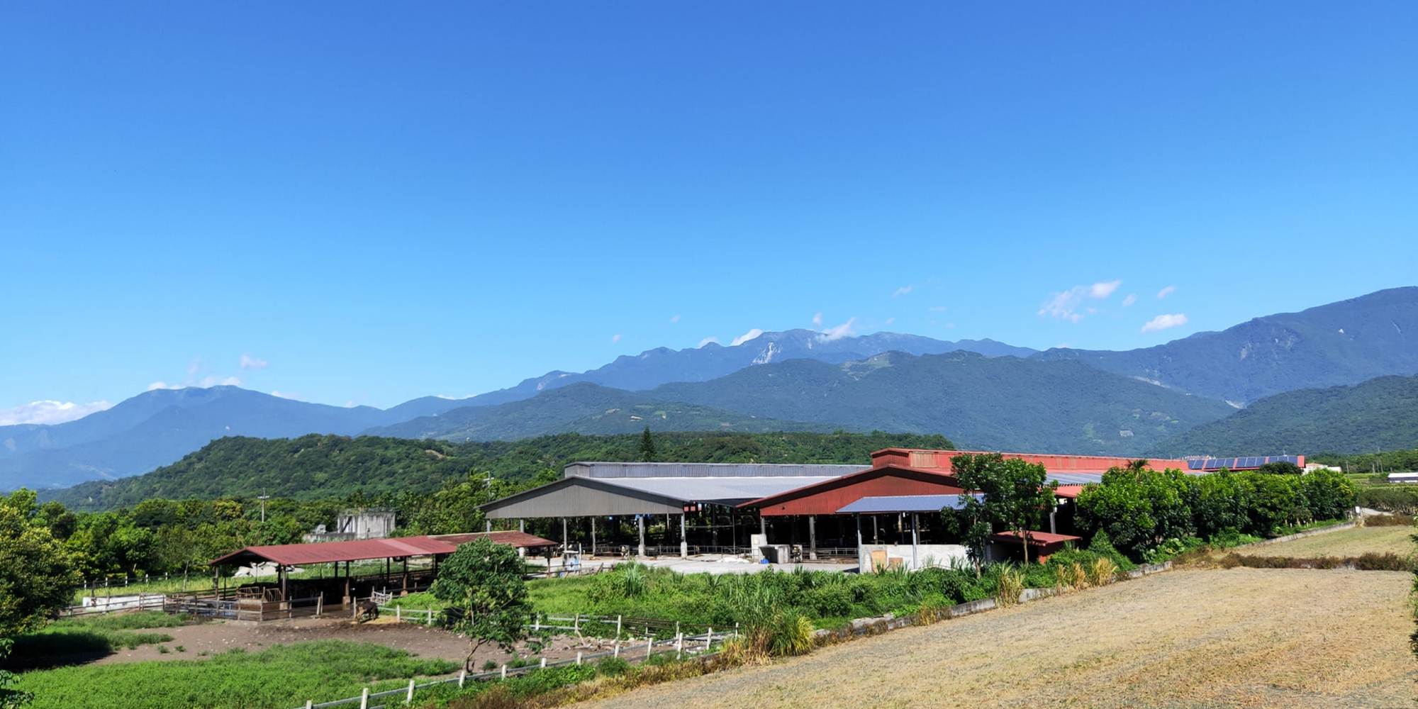 吉蒸牧場坐落在花蓮縣瑞穗鄉,以太陽能發電,為自然原生態減碳盡一份心力