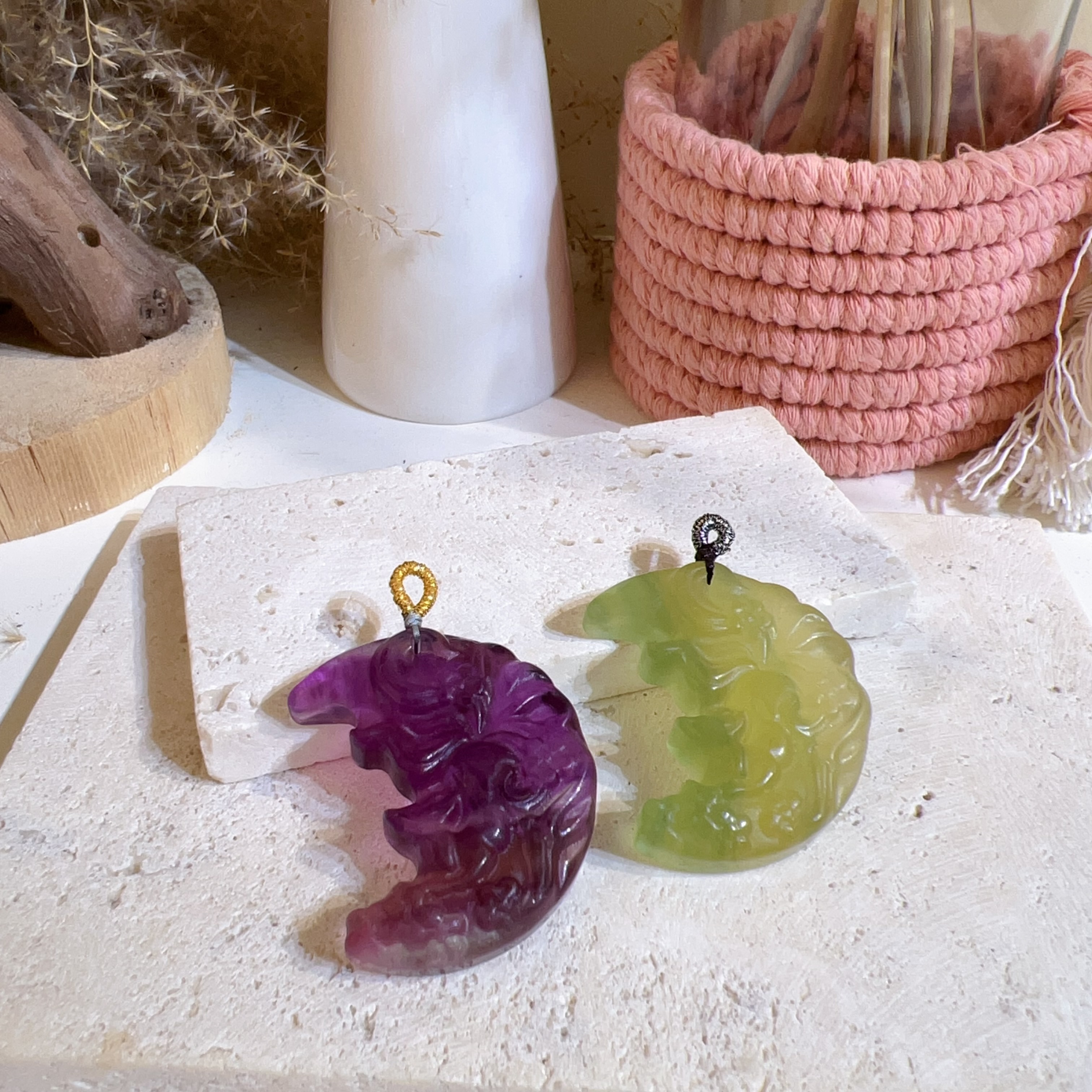 瑩石月亮九尾狐吊墜