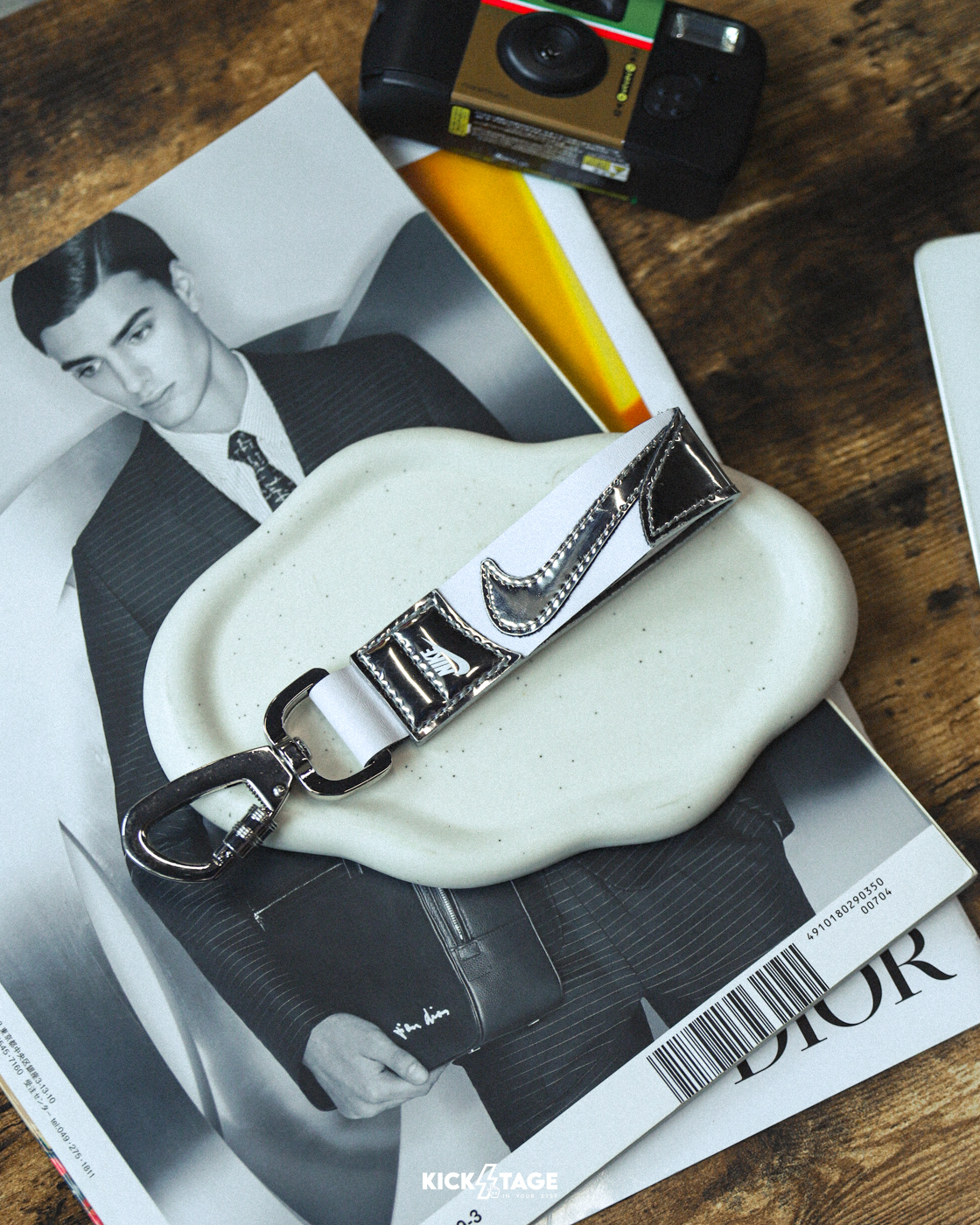 NIKE PREMIUM KEY HOLDER 白銀色 運動 休閒 皮革 鑰匙扣 吊飾【HQ6923-013】