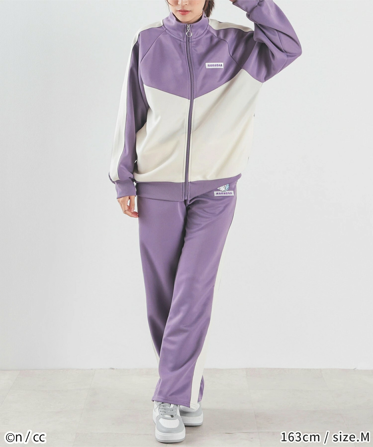 KTQ STORE ‧ 日本 Chiikawa 吉伊卡哇 刺繡線運動褲