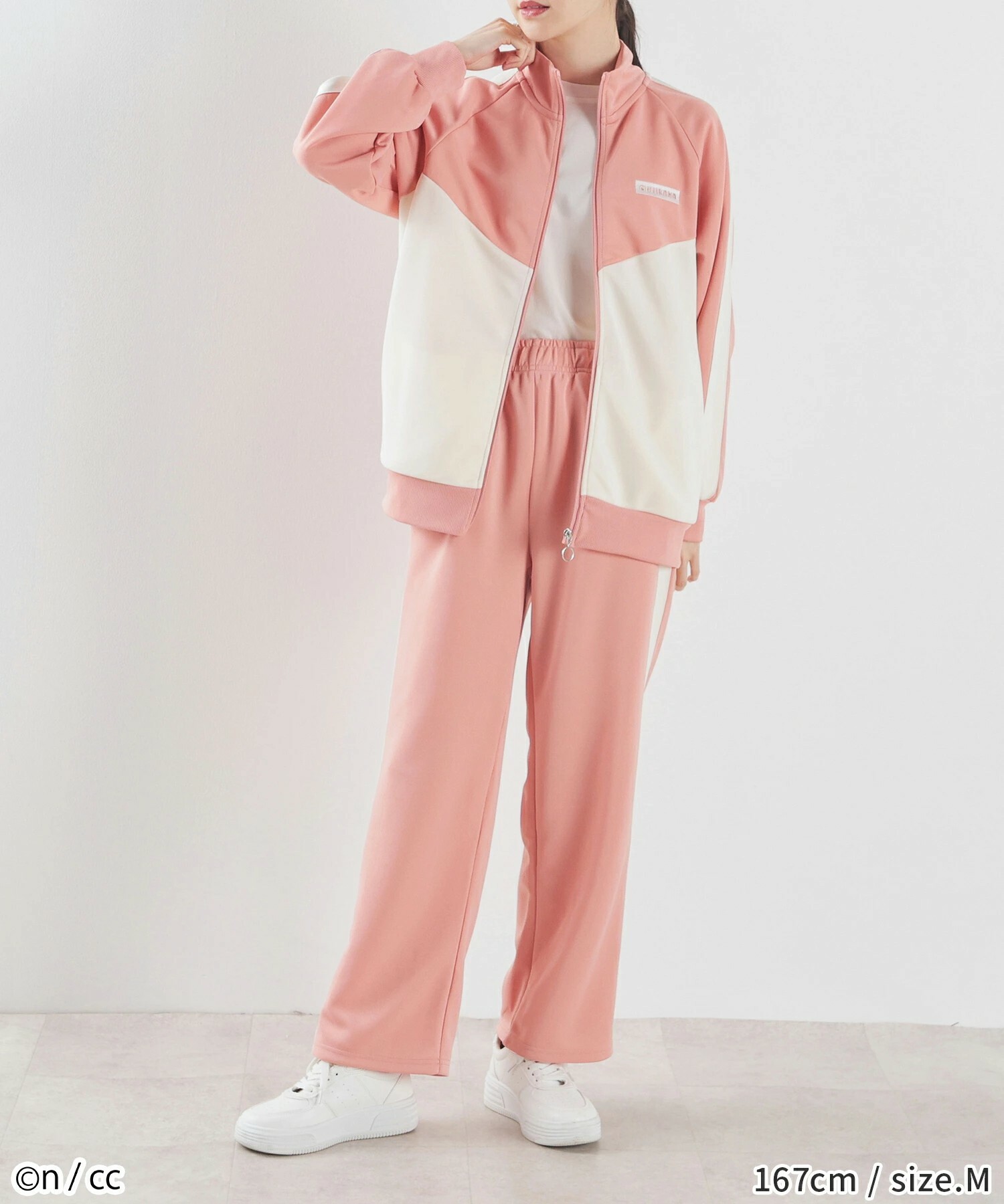 KTQ STORE ‧ 日本 Chiikawa 吉伊卡哇 刺繡線運動褲