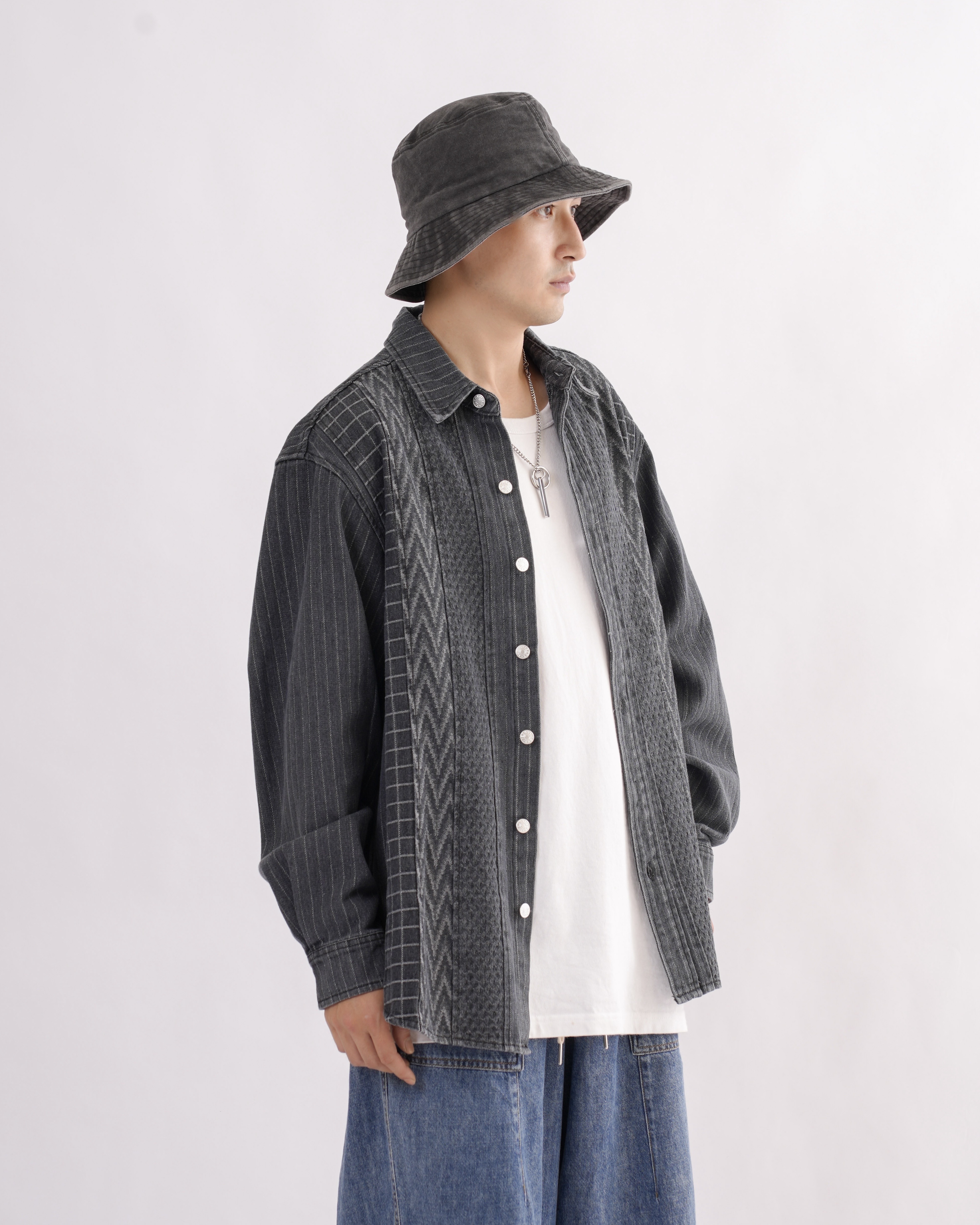 MK042 水洗拼接牛仔薄外套-黑色