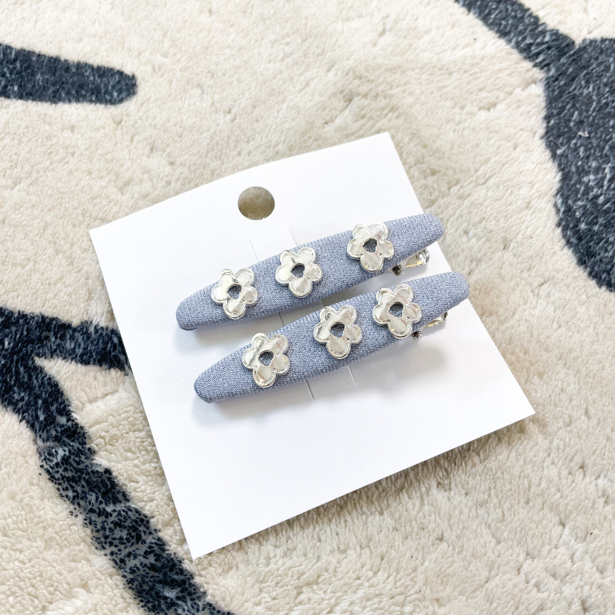 AC129 Denim Silver Floral Hair Clip