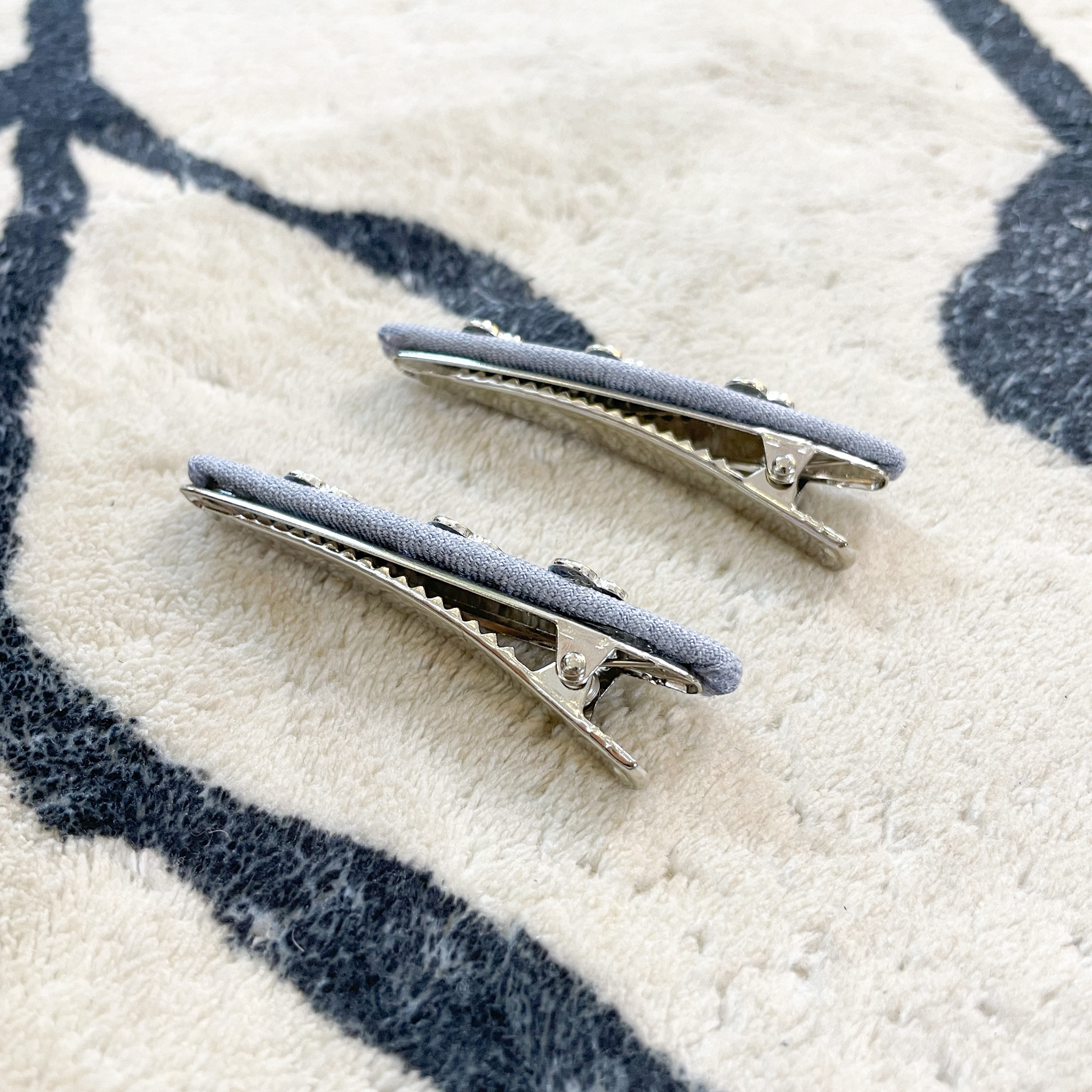 AC129 Denim Silver Floral Hair Clip