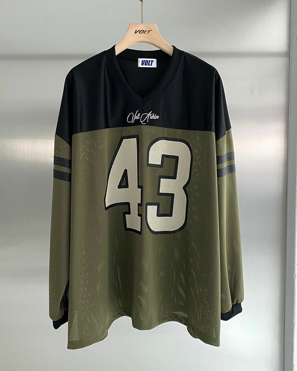 V領數字長袖衫 VOLT-064T