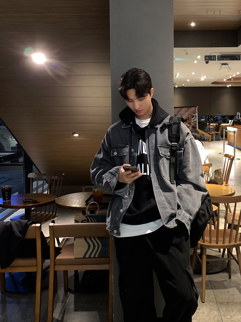 兩口袋寬鬆牛仔夾克