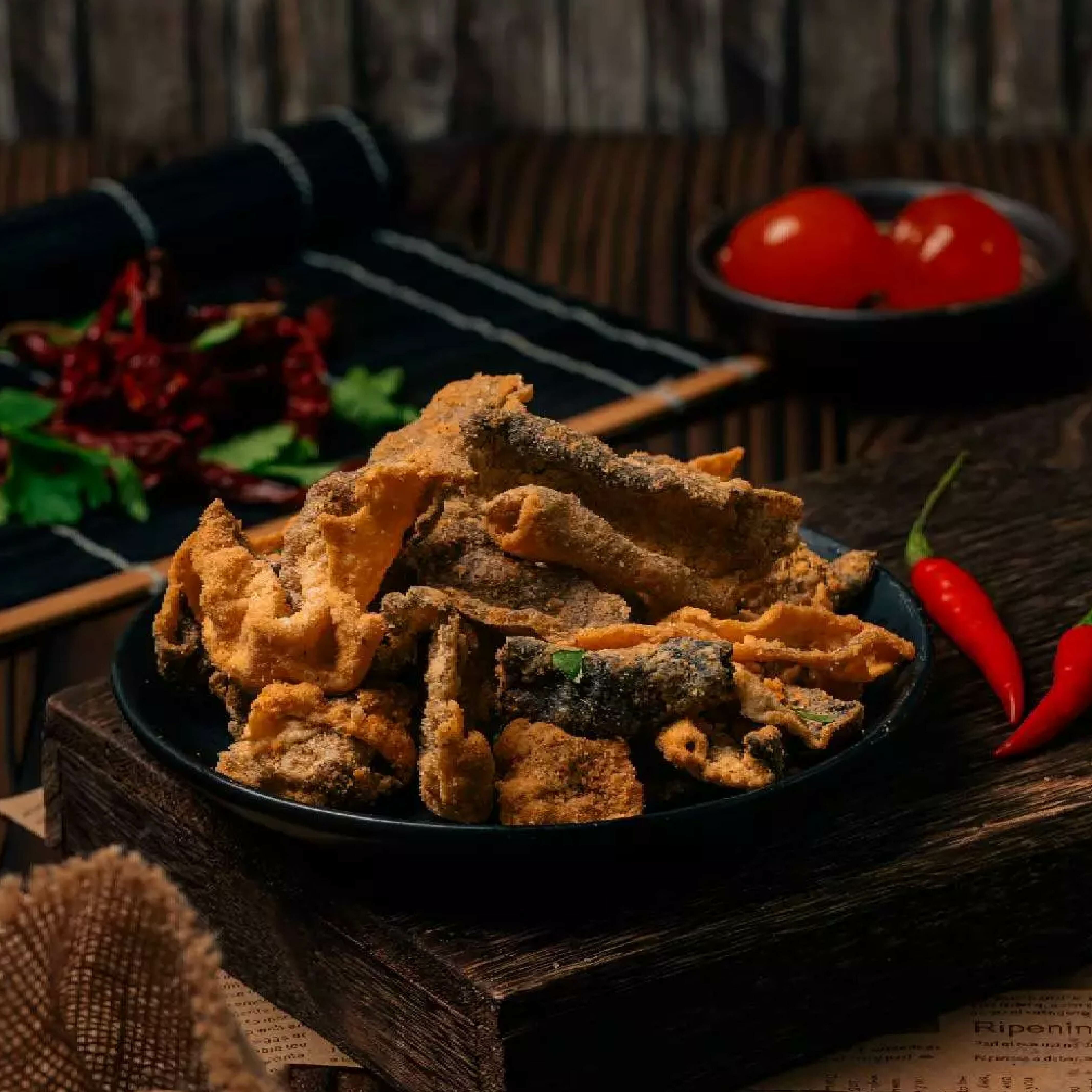 Crusty's 冬蔭公鹹蛋魚皮