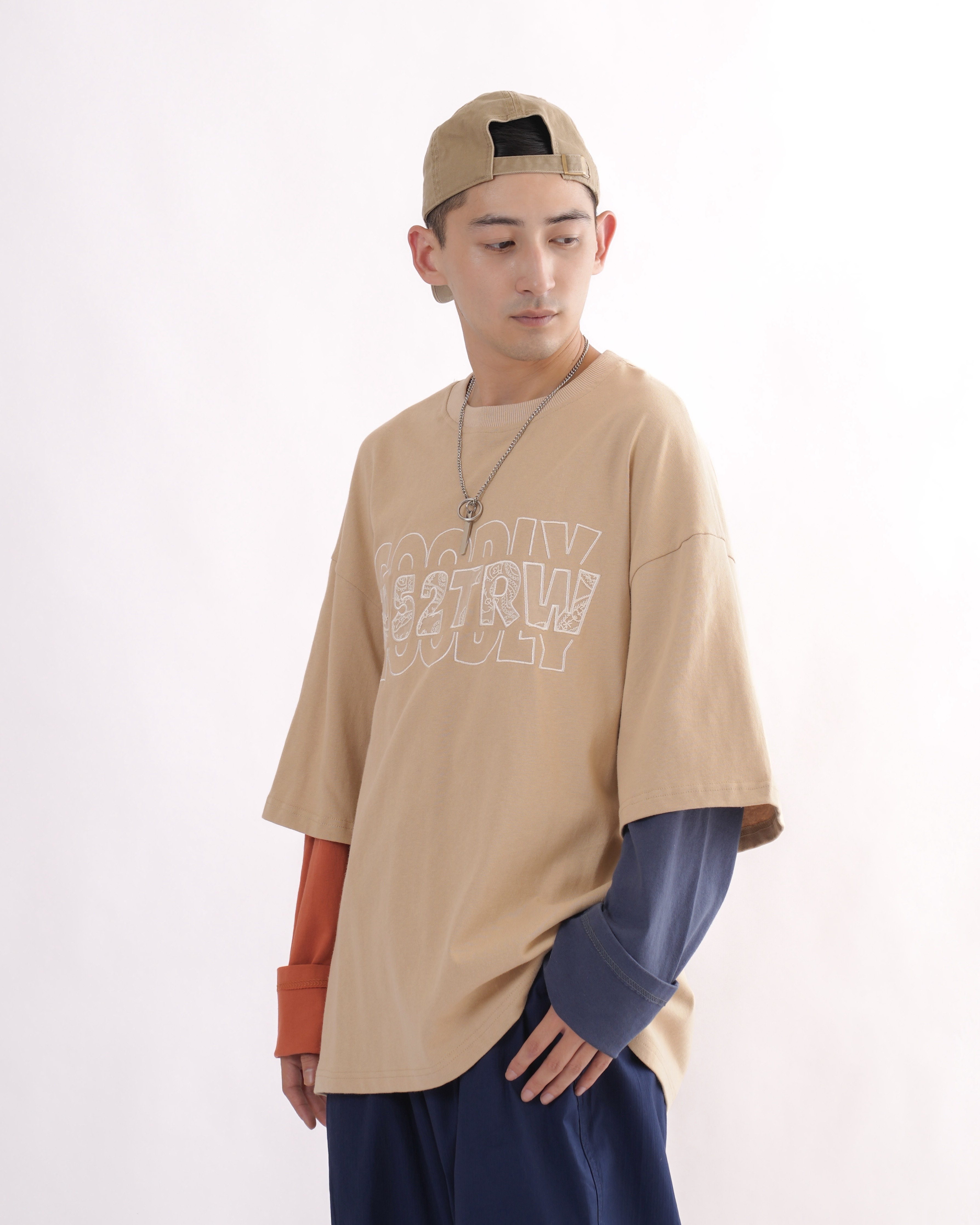 MK031 假兩件撞色刺繡衛衣-卡其色