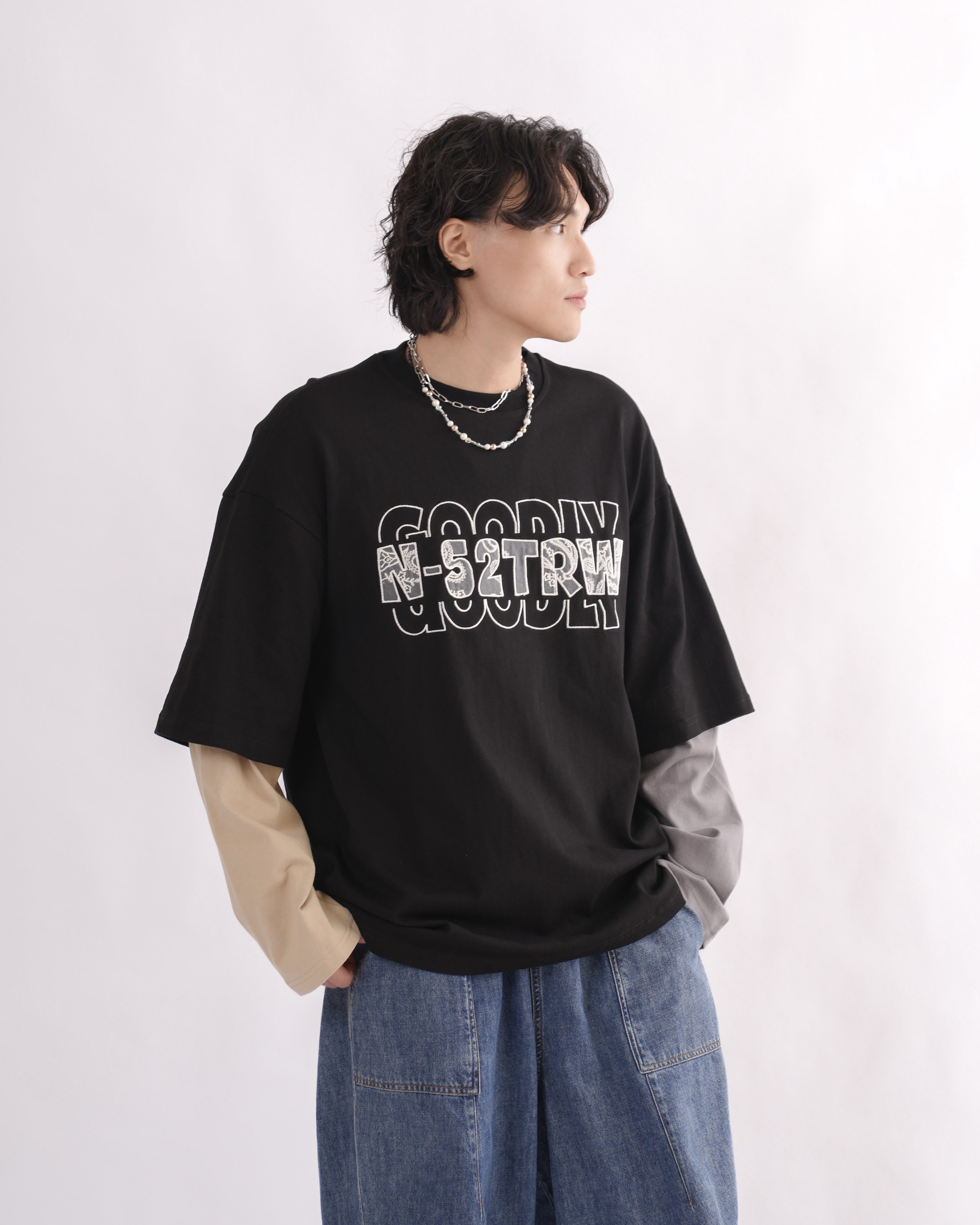 MK032 假兩件撞色刺繡衛衣-黑色