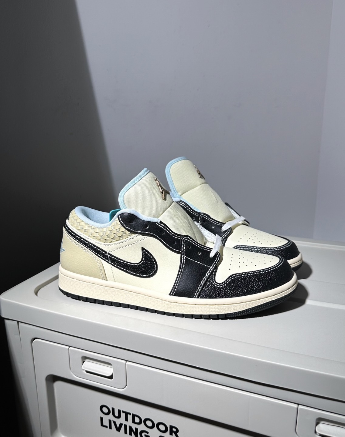 預購 NIKE Air Jordan 1 Coconut Milk 椰奶 黑 金標 男款