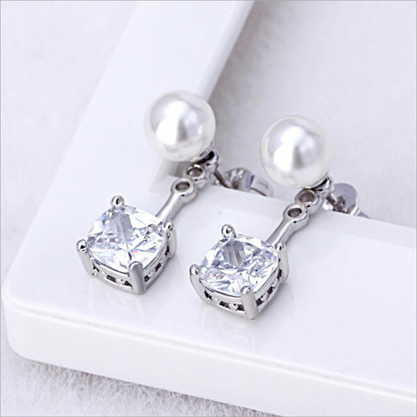 韓國JK 超閃水滴鍍銀鋯石耳釘 J0114