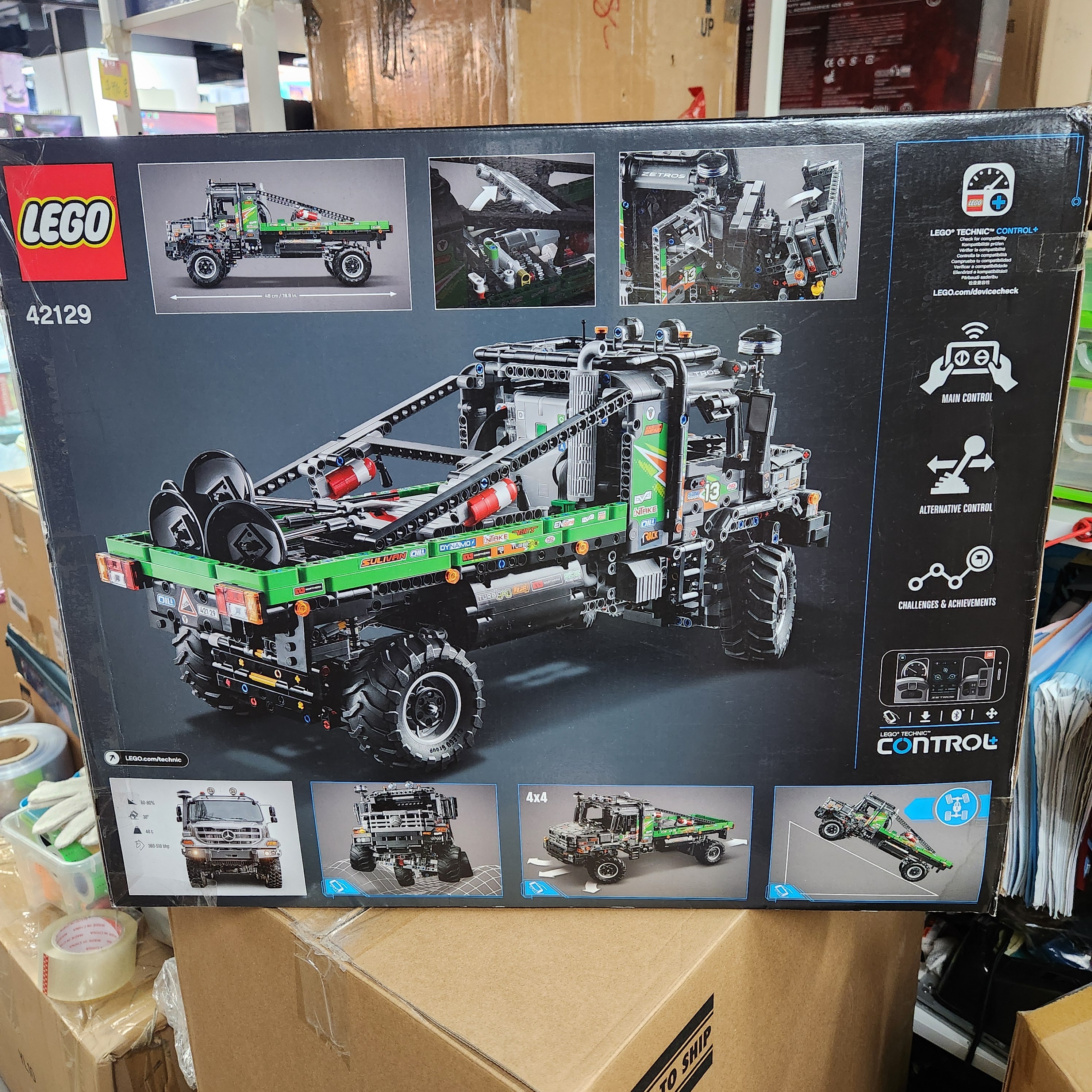 LEGO Technic 42129 4x4 Mercedes-Benz Zetros Trial Truck  *(外盒損壞,有壓紋, 內容100%全新)