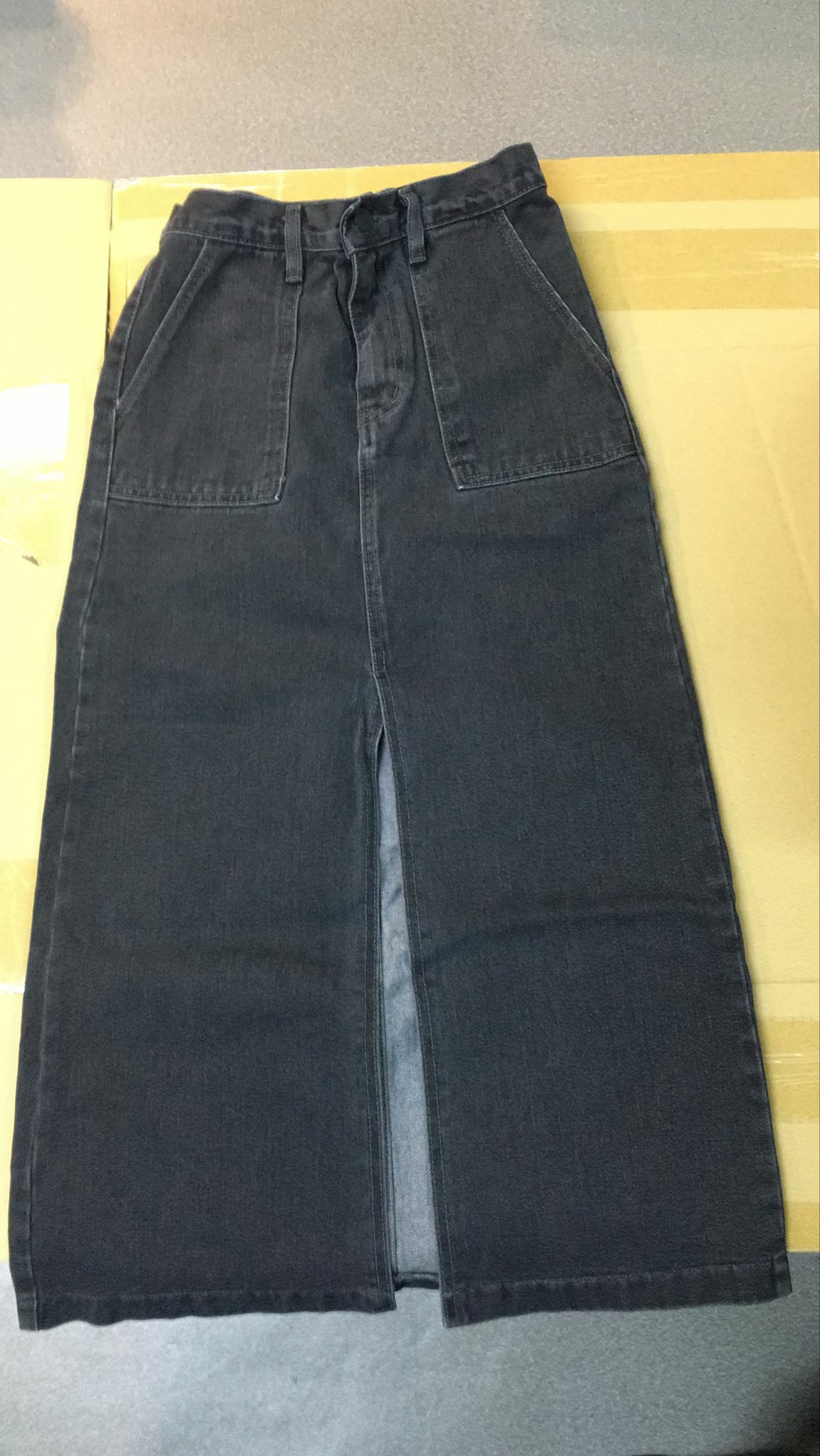 前開叉牛仔長裙 （此為清貨價貨品不設退換）(AT10699)