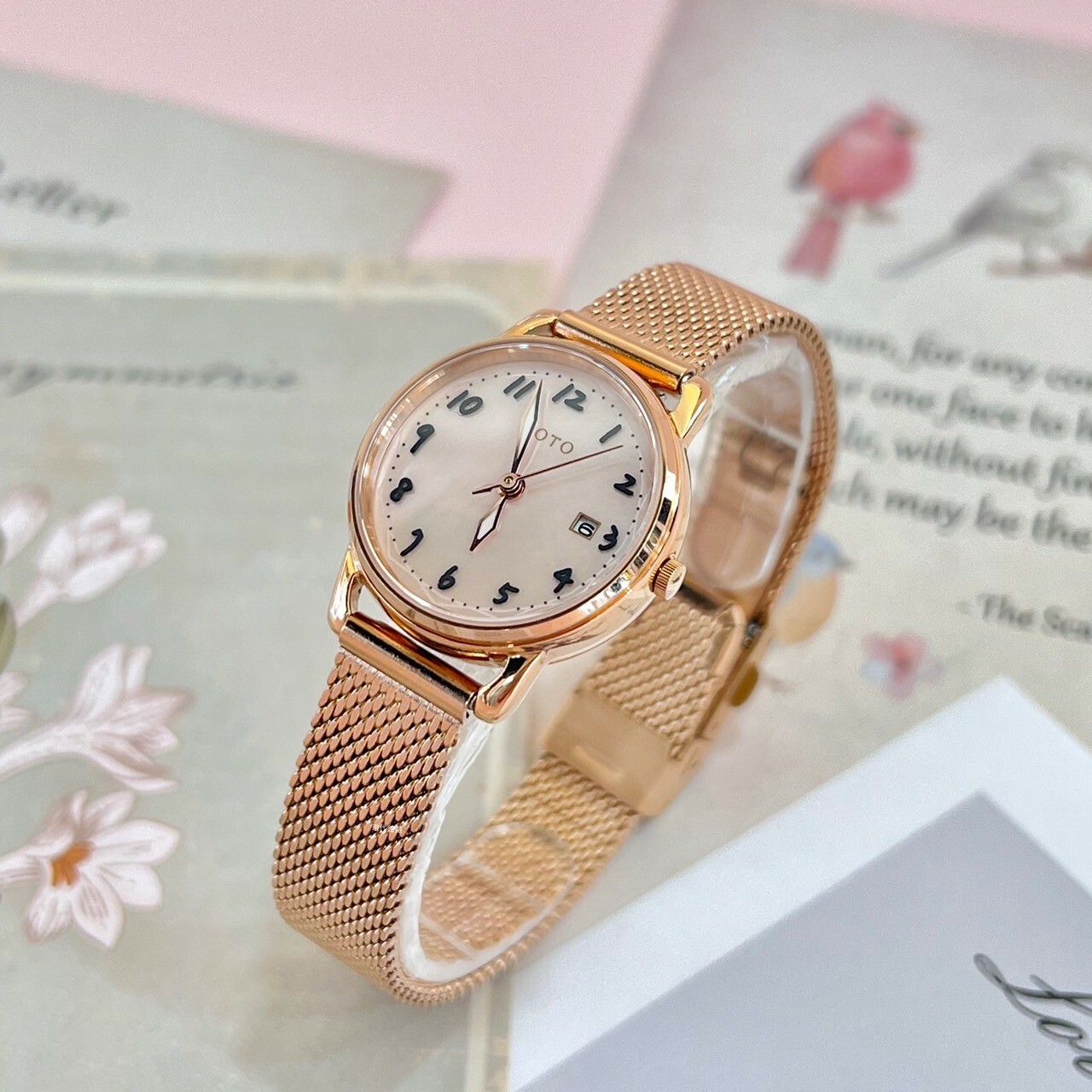 【GOTO】 Numerals 數字系列-小月光-玫粉貝GM0119L–44–P41 26mm 現代鐘錶