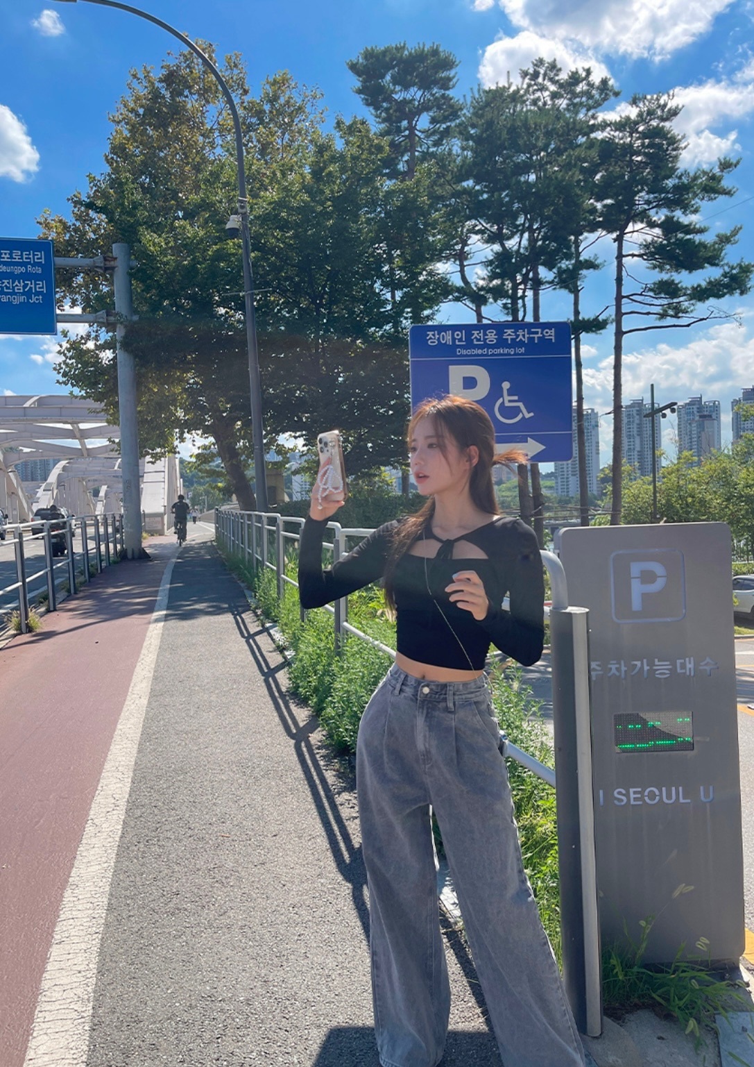 【優惠預訂】韓國胸前縷空貼身上衣（4色）