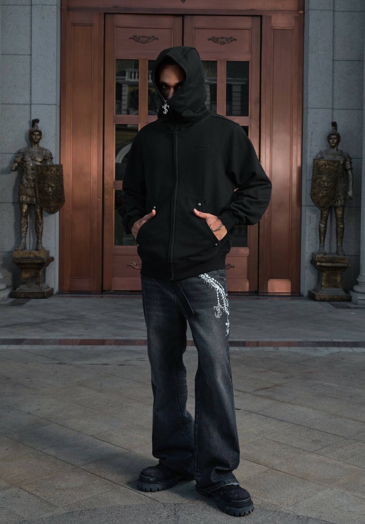 STK SmallTownKid 鉚釘十字貼布 連帽外套