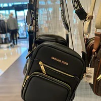 [S] MICHAEL KORS 35T4GTTC2L JET SET ITEM LEATHER MD NS PKT XBODY,BLACK, 196237919281 (SMK1008)