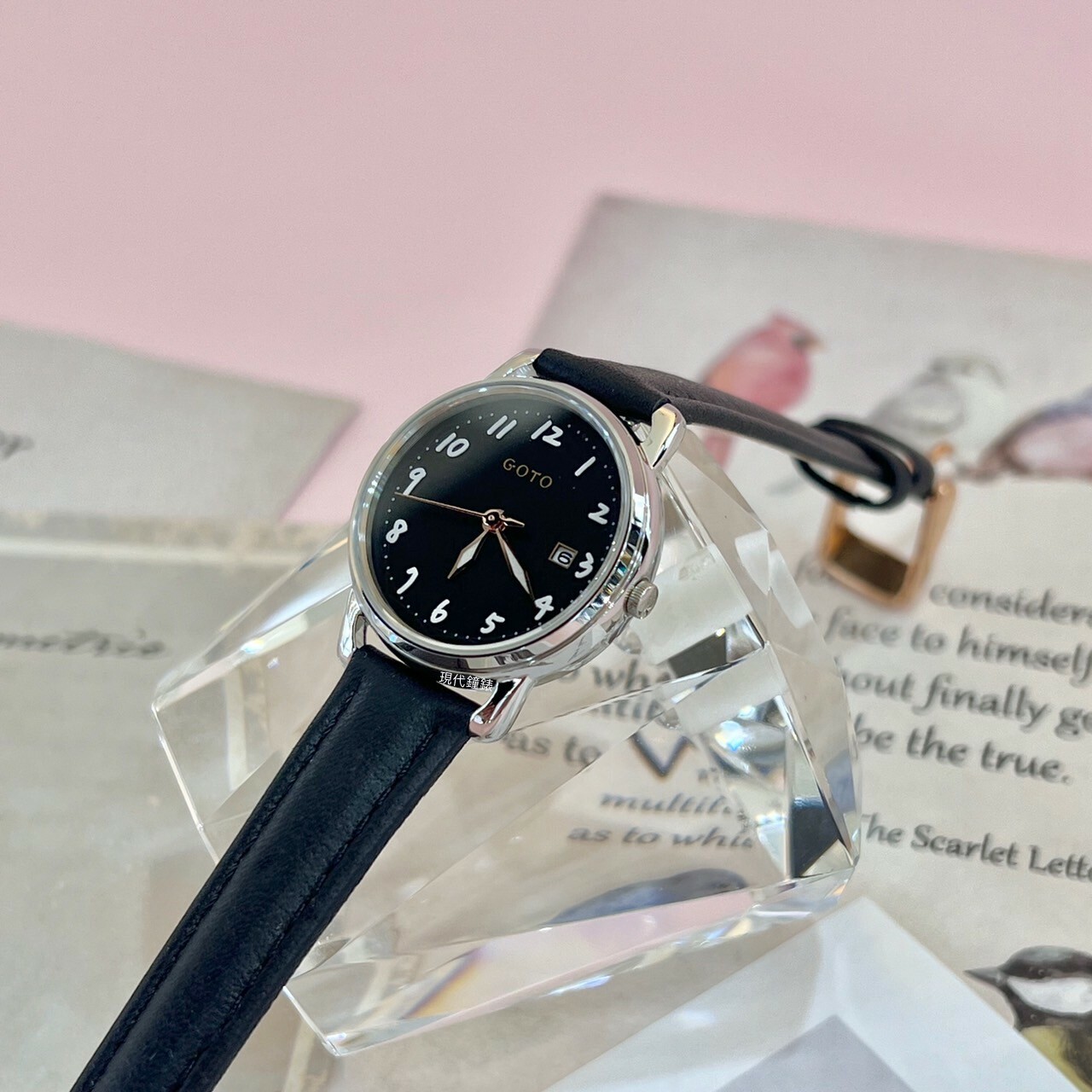 【GOTO】 Numerals 數字系列-小月光-黑銀皮帶款GL0119L-23-341 26mm 現代鐘錶