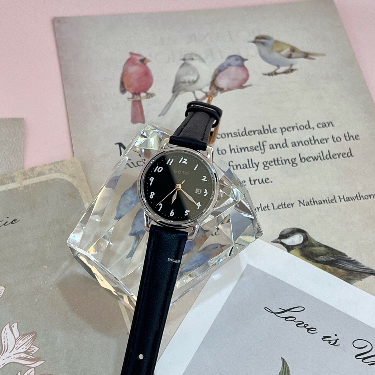 【GOTO】 Numerals 數字系列-小月光-黑銀皮帶款GL0119L-23-341 26mm 現代鐘錶