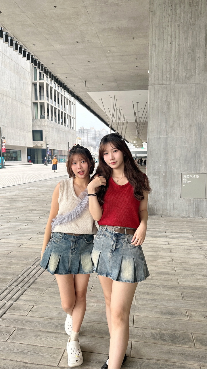 D0312｜歐美感型格洗水百褶牛仔短裙（附皮帶