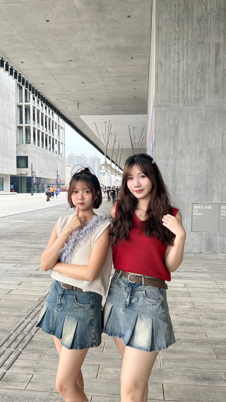 D0312｜歐美感型格洗水百褶牛仔短裙（附皮帶