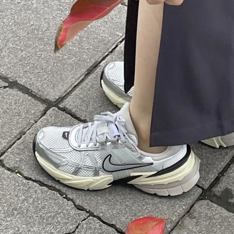 Nike V2k Run Runtekk 白銀 女鞋/男鞋（FD0736-100/HJ4497-100）