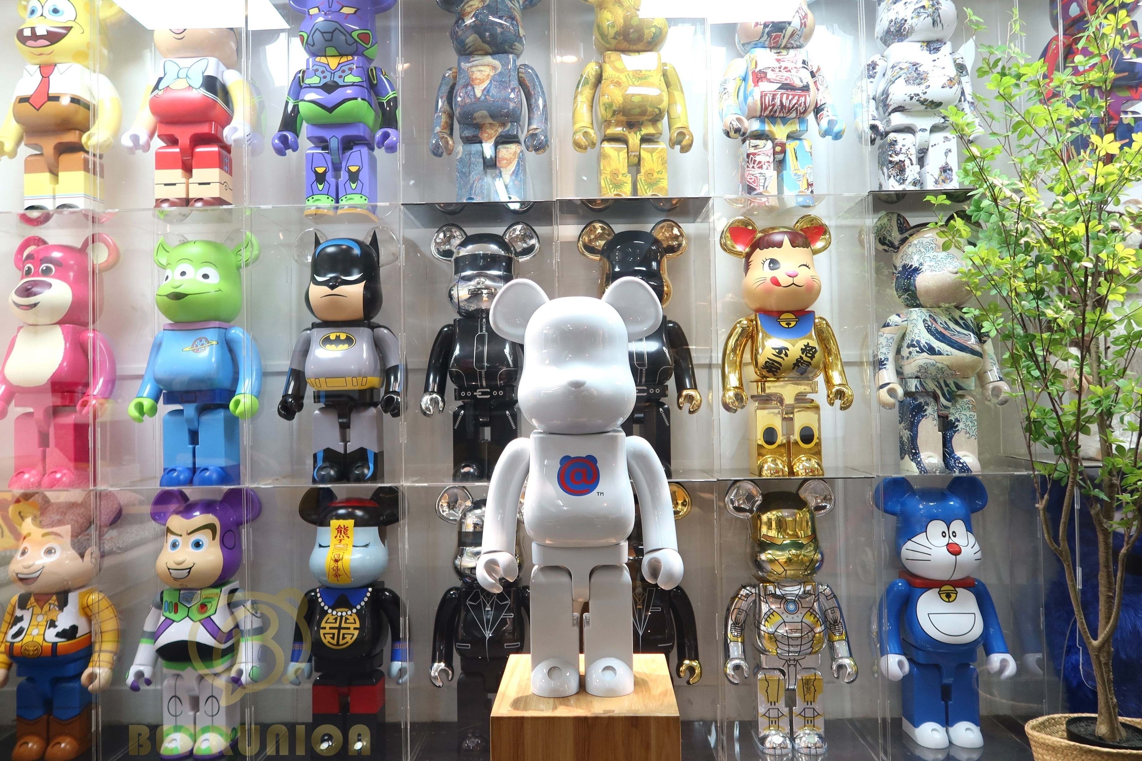 BEARBRICK 1000% 1ST MODEL WHITE CHROME