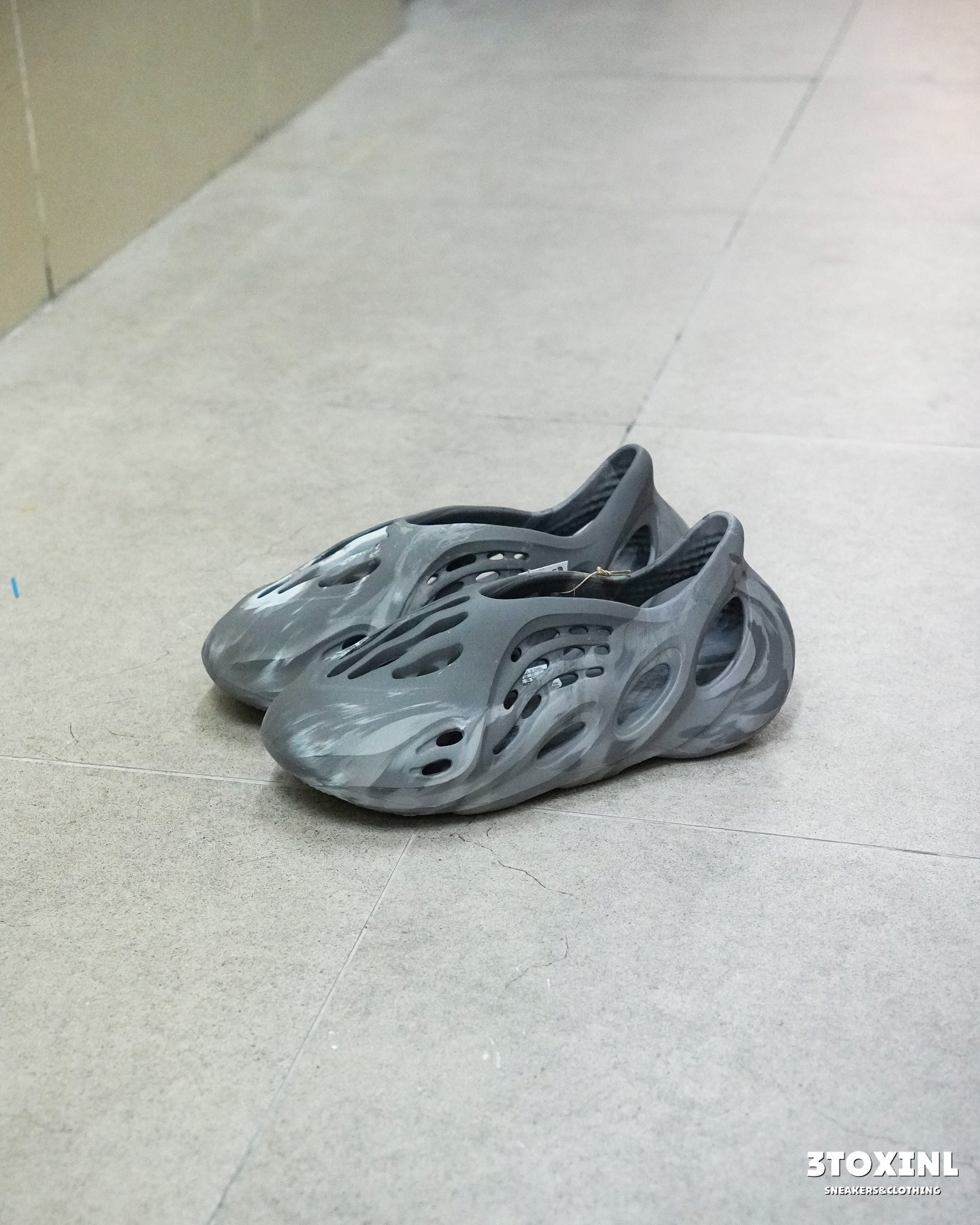 (現貨) Adidas Yeezy Foam RNR - Mix Granite