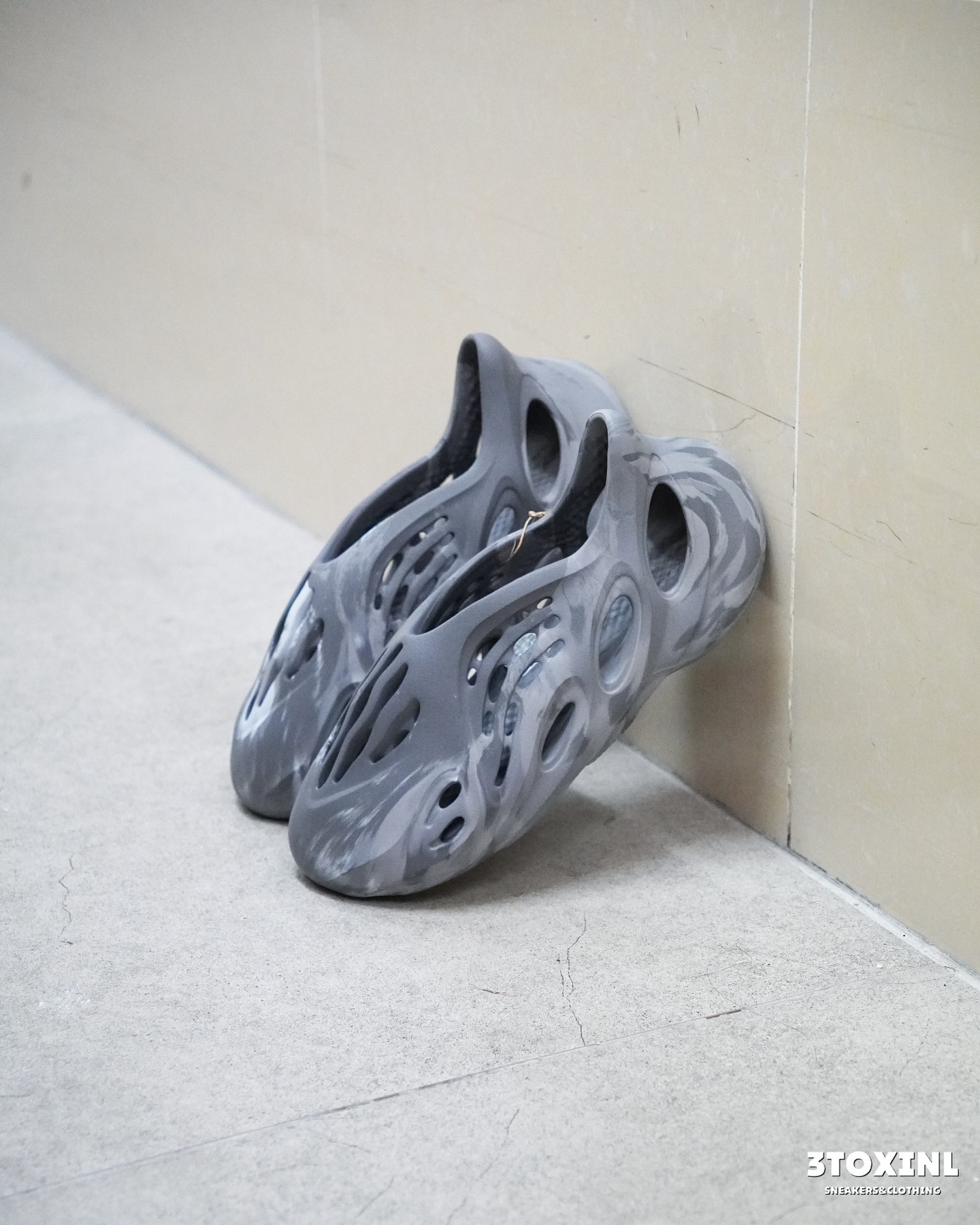 (現貨) Adidas Yeezy Foam RNR - Mix Granite